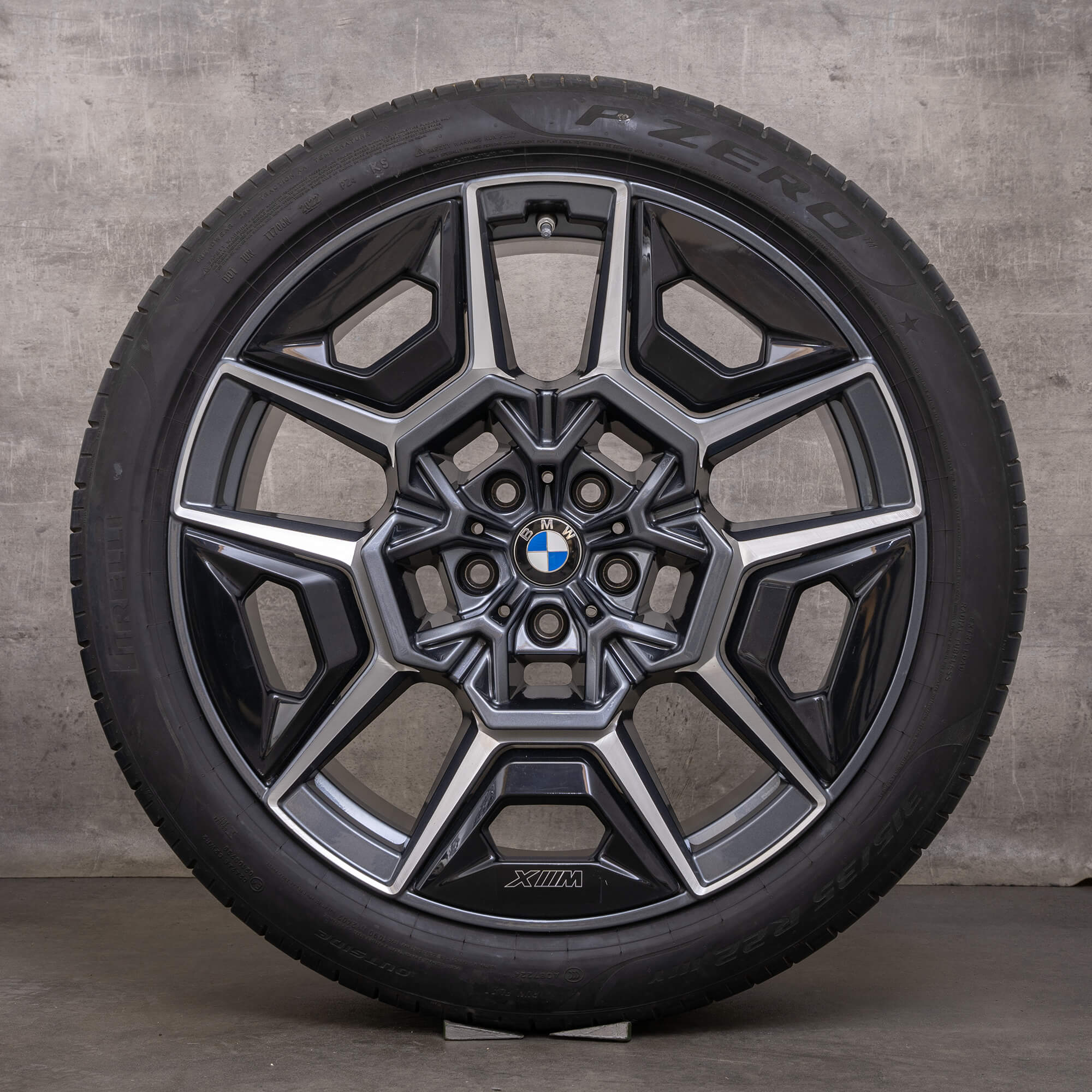 Original BMW XM Winterräder 22 Zoll G09 Felgen Styling 922 M 1543987 1543988 orbit grey front polish