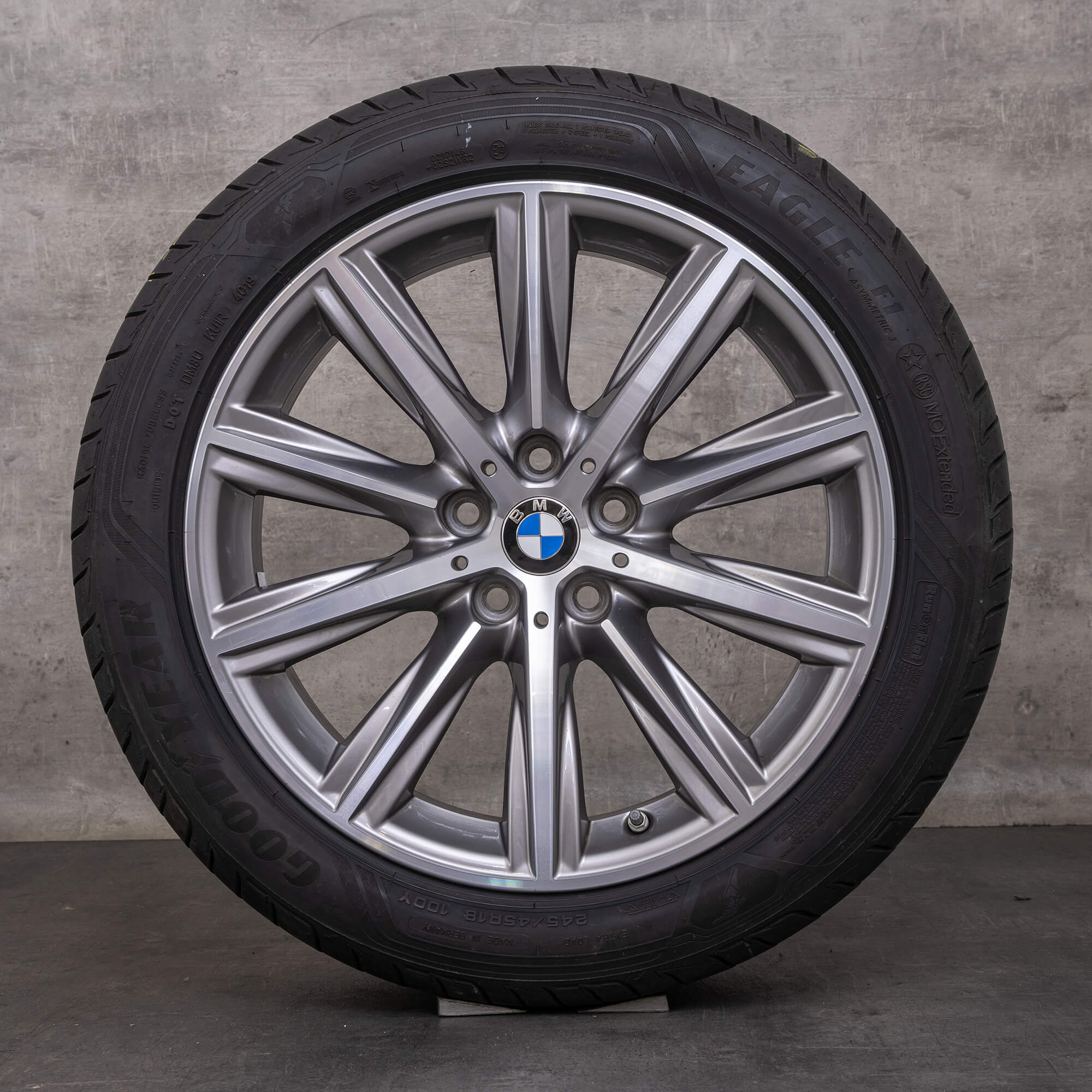 OEM BMW 5 Series rims 18 inch G30 G31 summer wheels styling 684 6874441 ferric grey glossy turned