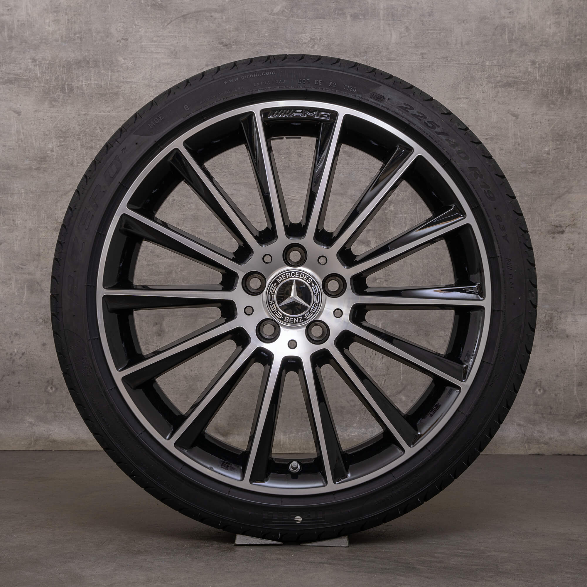 Autentico Mercedes Benz Classe C AMG cerchi 19 pollici W205 S205 C205 A205 pneumatici estivi A2054011300 A2054011400 nero lucido tornito
