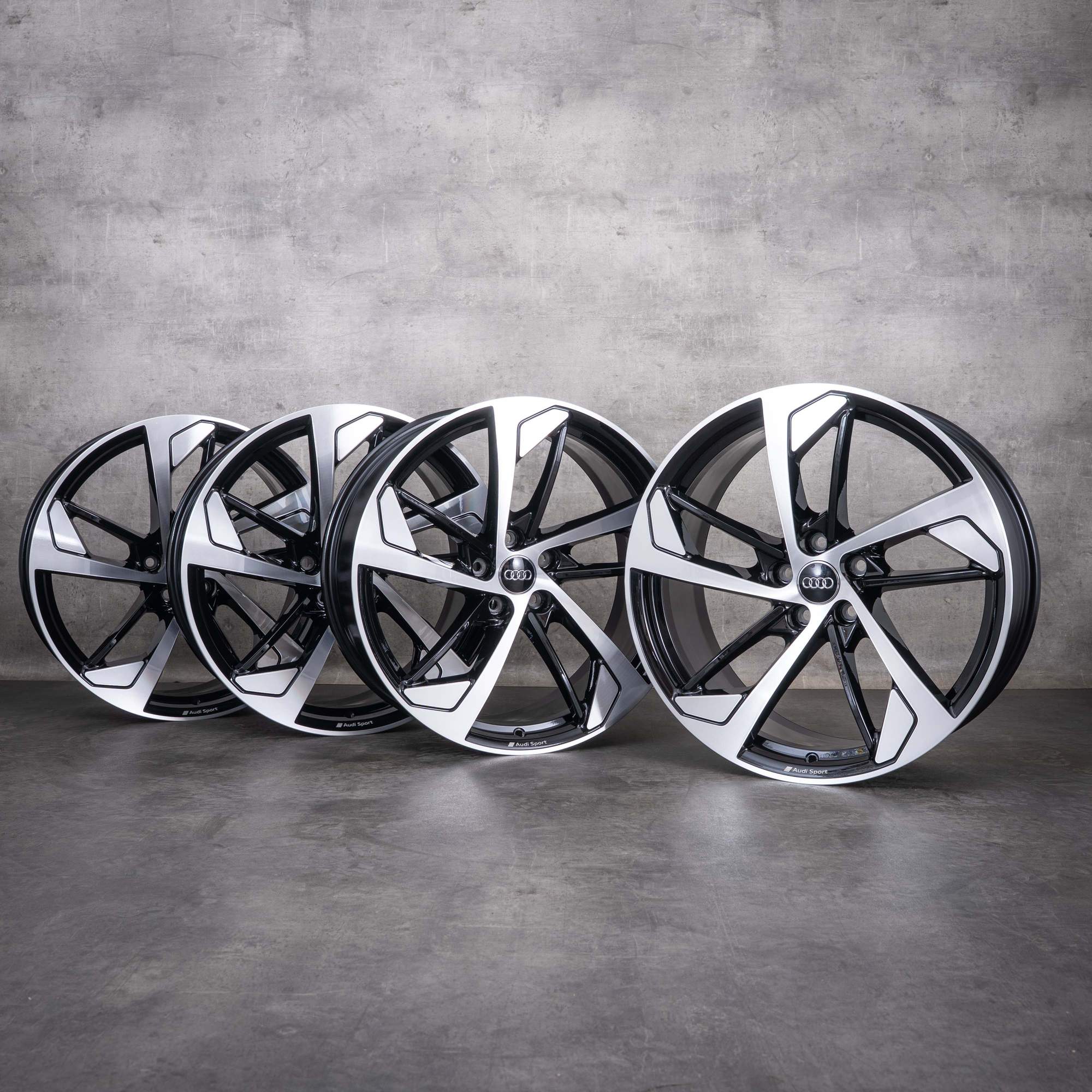 Oryginalne felgi Audi RS4 RS5 20 cali B9 8W F5 trapezowe 8W0601025CN czarne z diamond cut NOWE