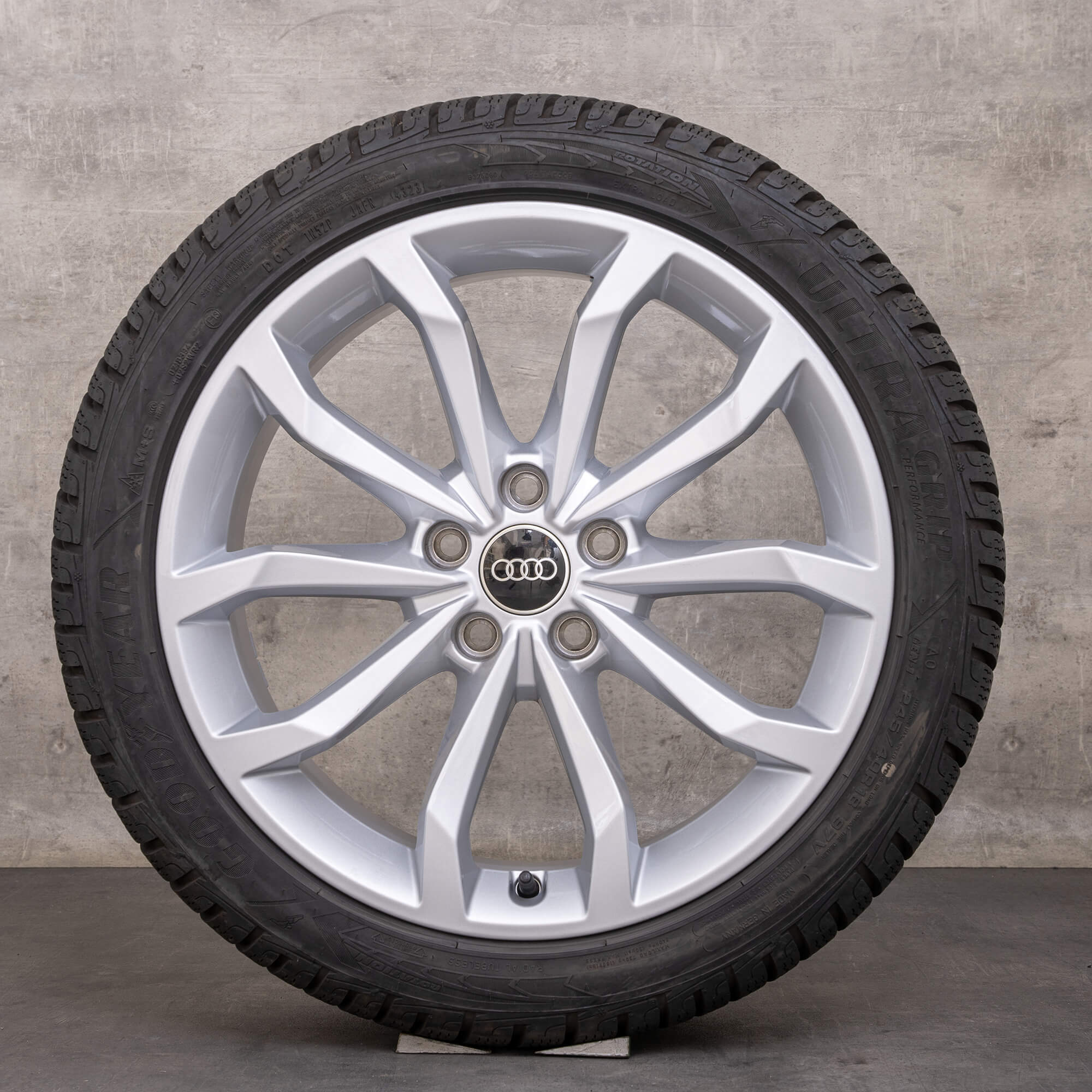 OEM Audi A4 S4 winter wheels 18 inch 8W B9 rims 8W0601025H