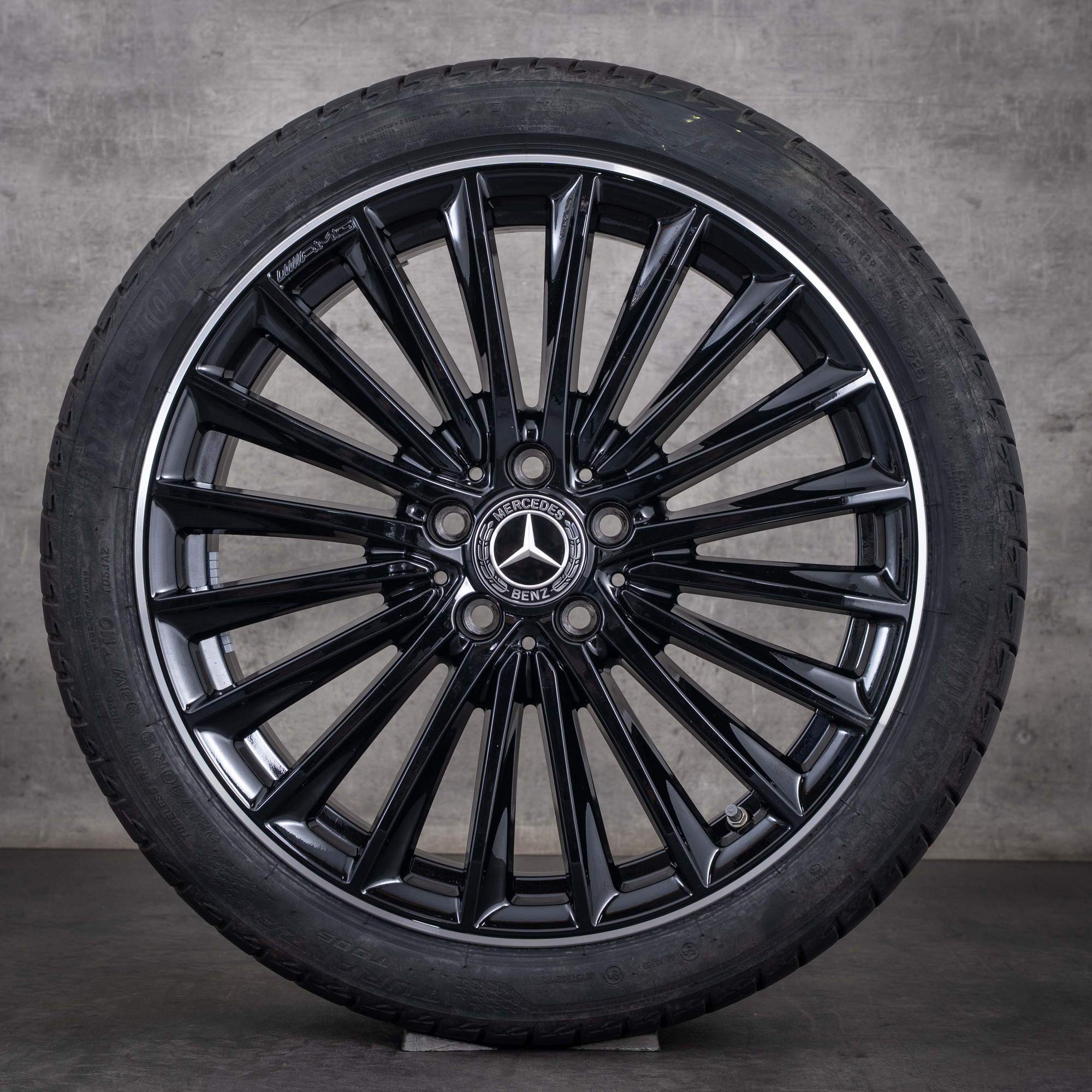 Alkuperäiset Mercedes-Benz A- ja B-sarjan CLA AMG -talvirenkaat 19 tuumaa W177 W247 C118 X118 vanteet A1774014200 diamond cut musta