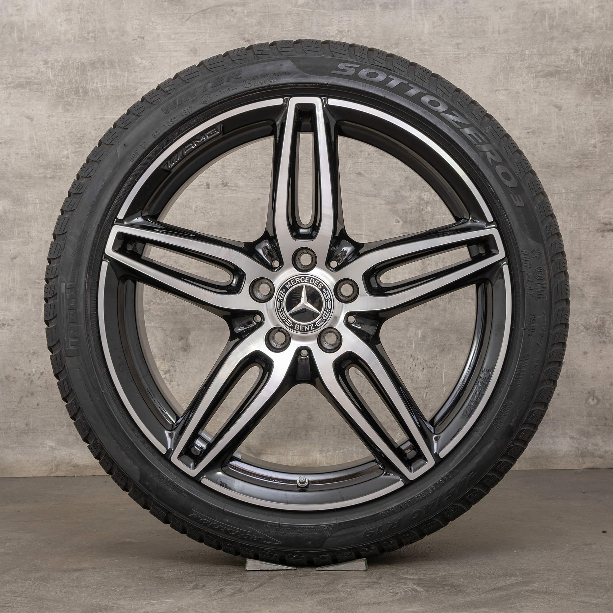 Pneumatici invernali originali AMG Mercedes Benz Classe E 19 pollici W213 S213 C238 A238 cerchi A2134012000 nero lucido torniti