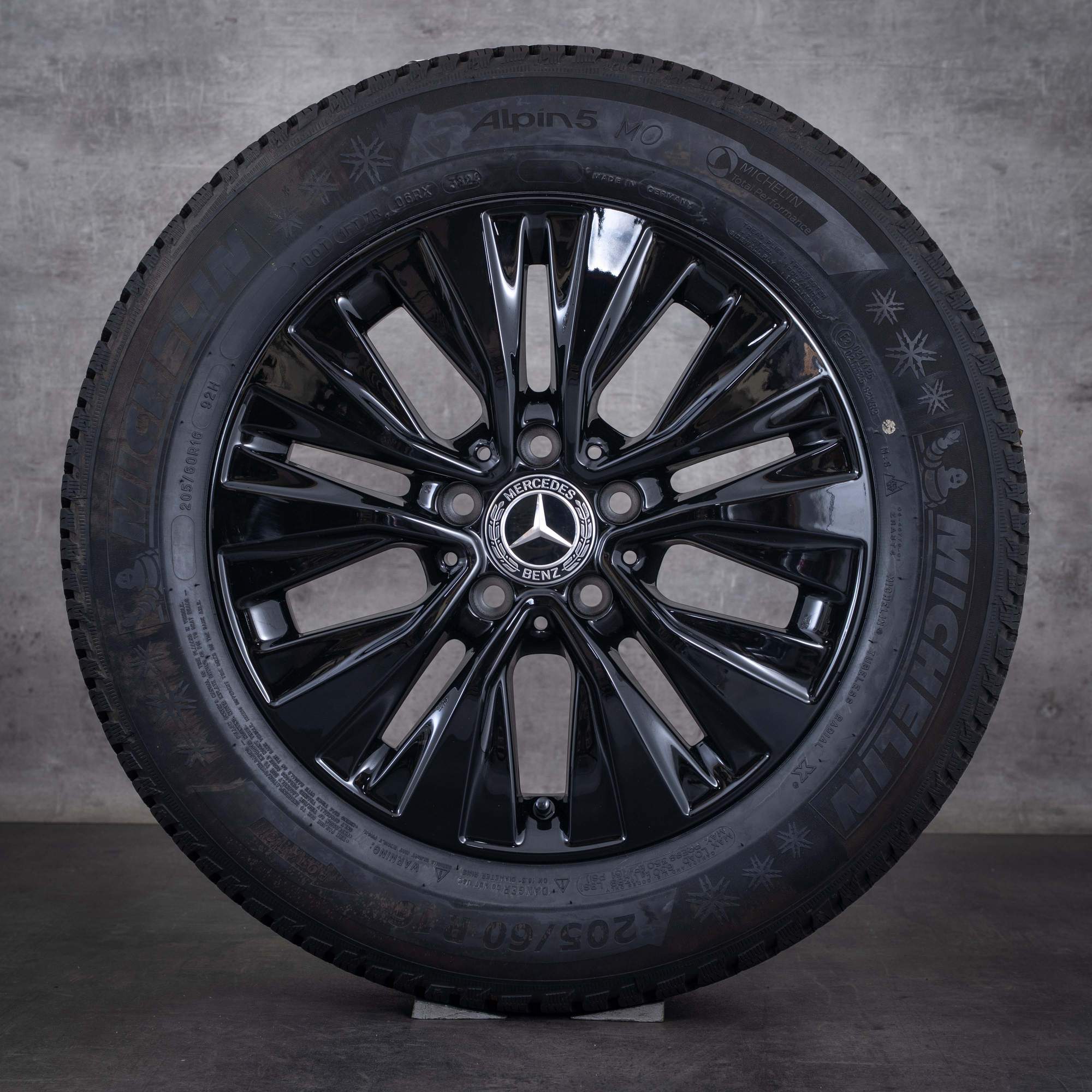Jante originale Mercedes-Benz Clasa A Clasa B și CLA pentru anvelope de iarnă 16 inci W177 V177 W247 X118 C118 A1774010000 negru lucios