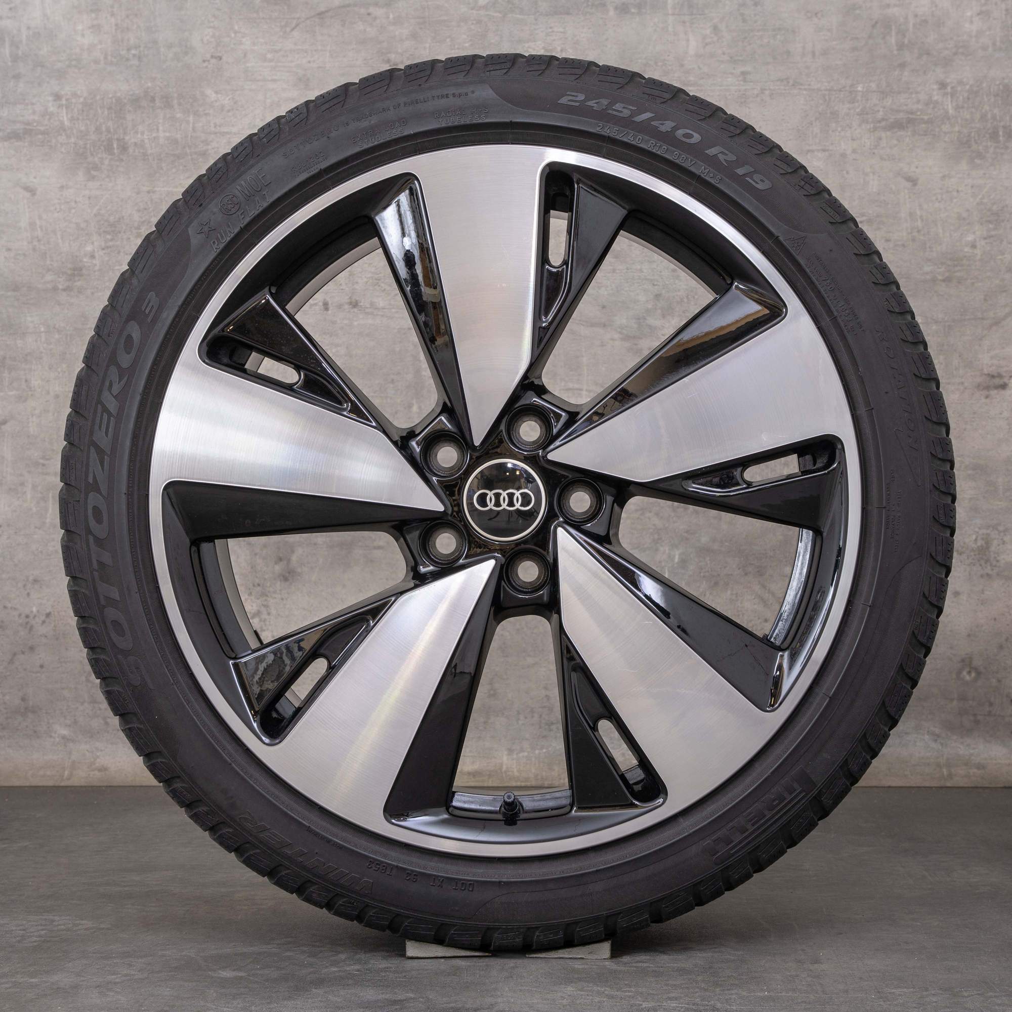 Oryginalne koła zimowe Audi A5 S5 19 cali felgi B10 8B3601025AR czarne polerowane toczone