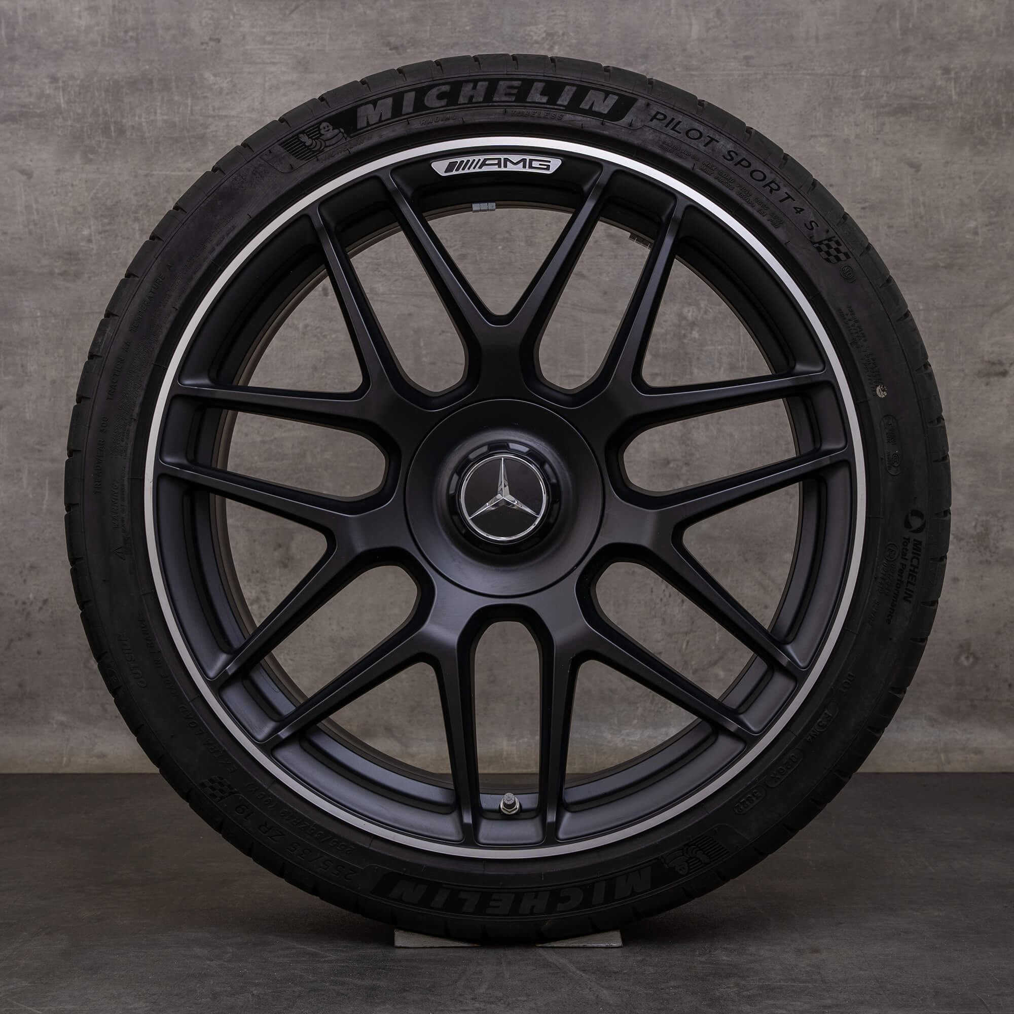 Original letní kola Mercedes Benz CLA 45 & S AMG 19 palců C118 X118 A1774012400 černé matné lesklé soustružené