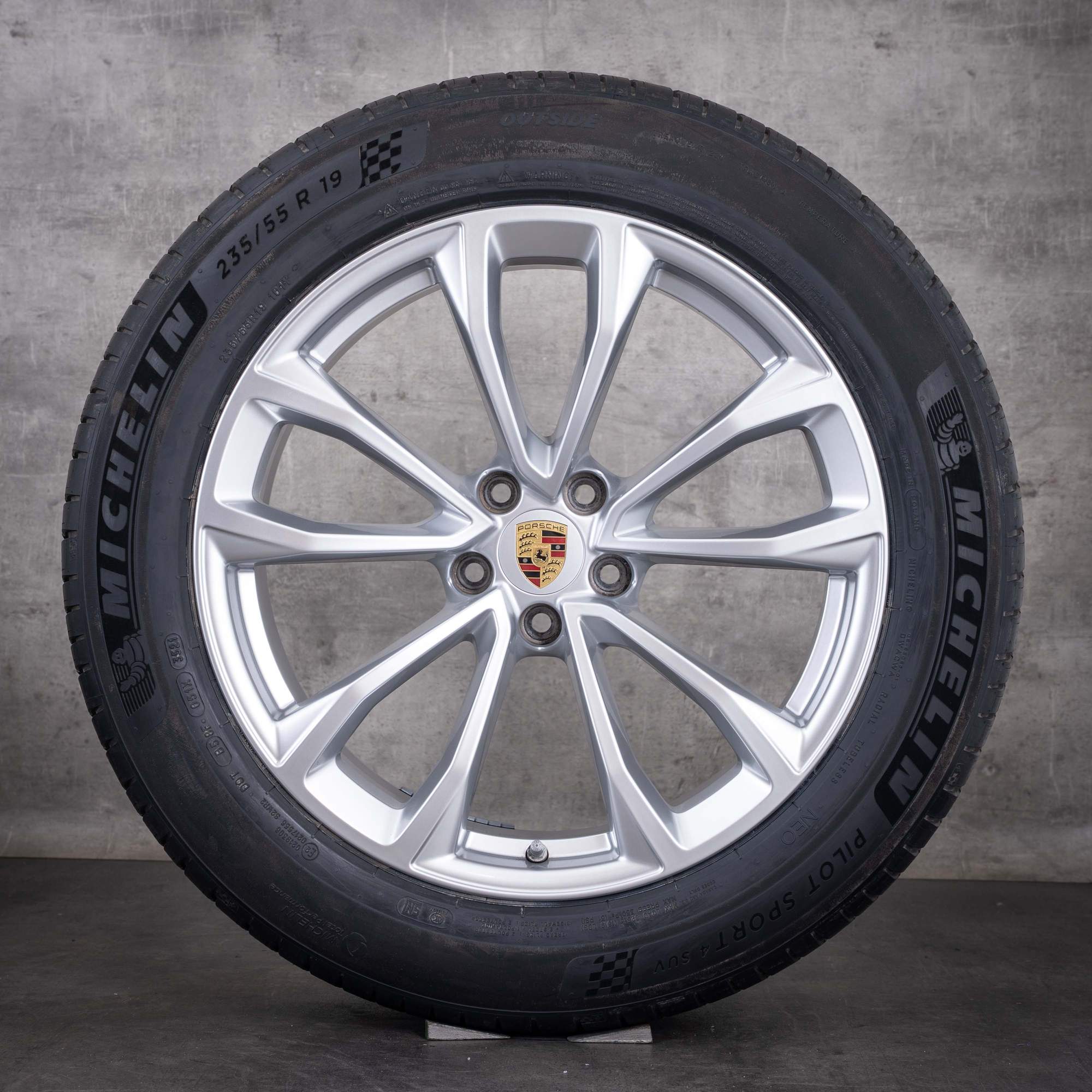 Pneumatiques hiver d'origine Porsche Macan II & III 19 pouces 95B601025EG 95B601025EH argentées