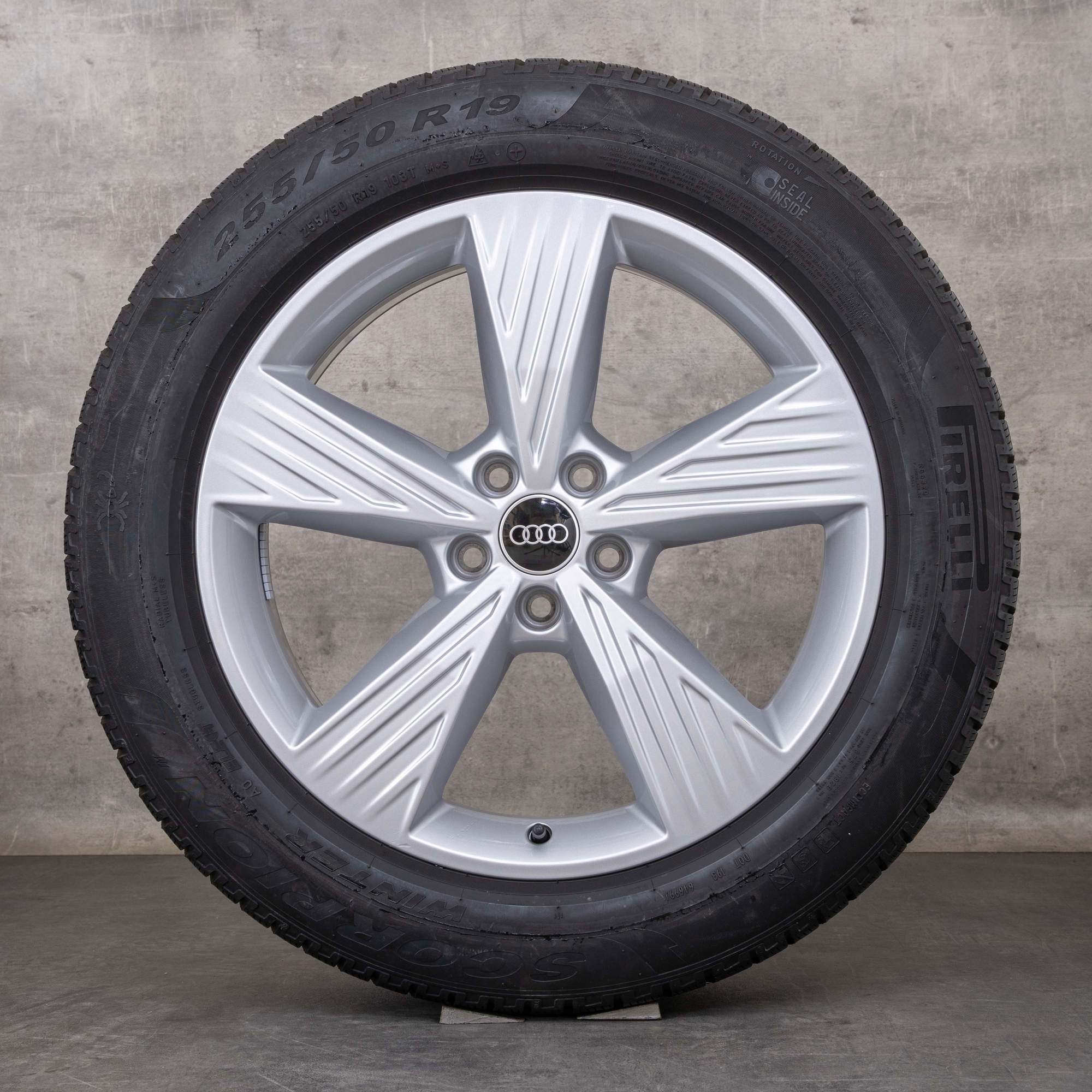 Alkuperäiset Audi Q4 e-tron talvirenkaat 19 tuuman FZ Sportback vanteet 89A601025B hopea