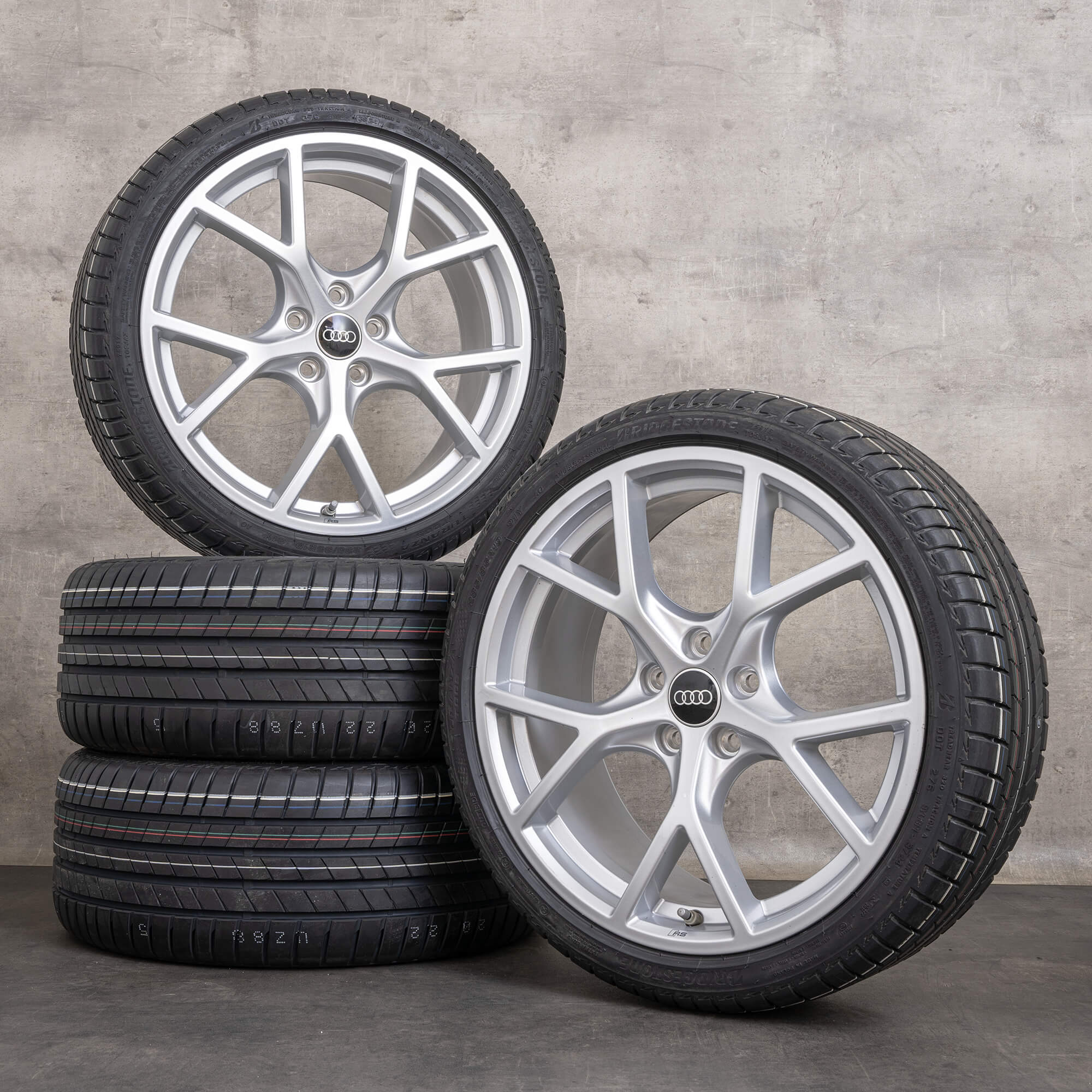 Genuine Audi RS3 cerchi 19 pollici 8Y ruote estive 8Y0601025BT 8Y0601025BQ argento