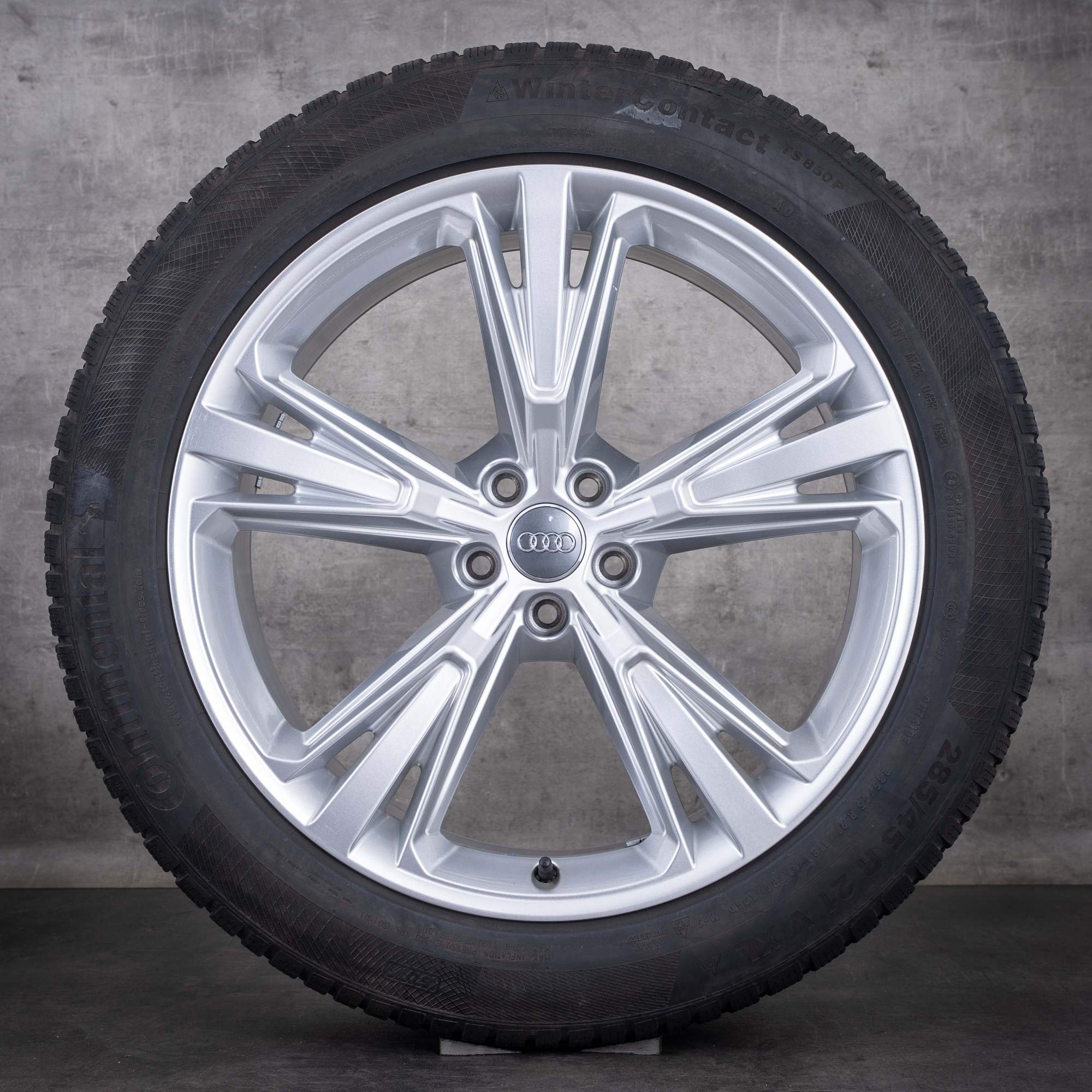 Alkuperäiset Audi Q8 SQ8 -talvirenkaat 21 tuumaa 4M8-vanteet 4M8601025H hopea