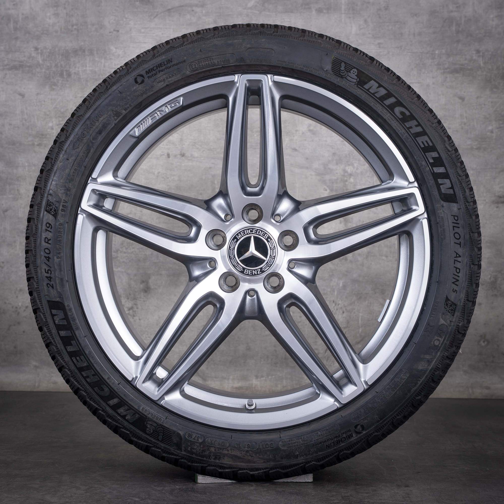 Ruote invernali originali Mercedes-Benz Classe E E43 E53 AMG da 19 pollici W213 S213 C238 A238 codici A2134013800 e A2134012000 colore “Himalaya Grey” diamantato