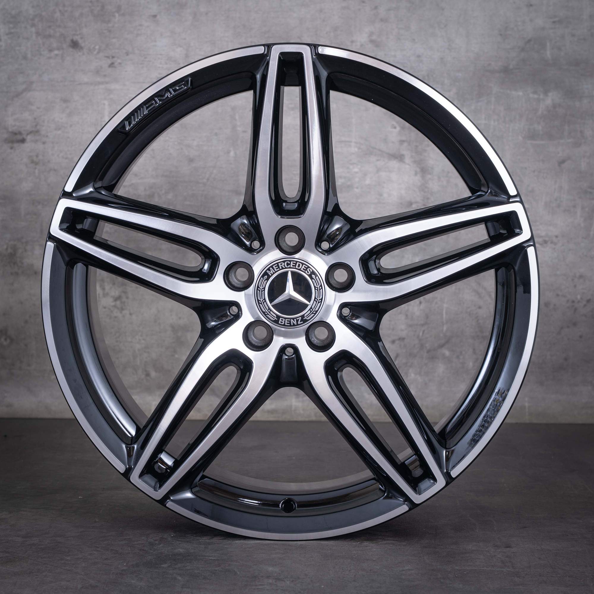 Original Mercedes Benz E-Klasse AMG Winterräder 19 Zoll W213 S213 C238 A238 Felgen A2134012000 schwarz front glanzgedreht NEU
