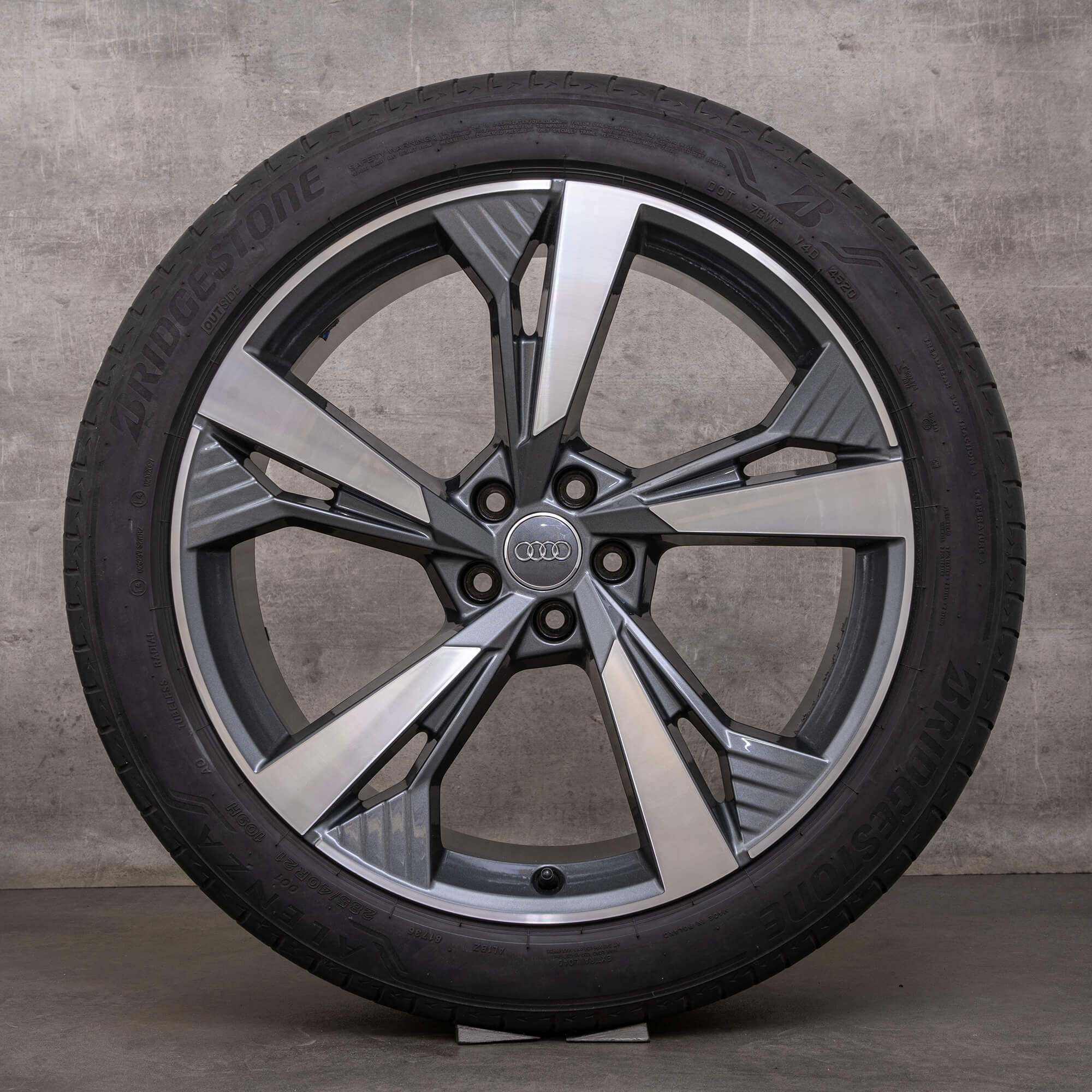 Originale Audi SQ8 e-tron vinterhjul 21 tommer GE fælge 4KE601025H antracit poleret