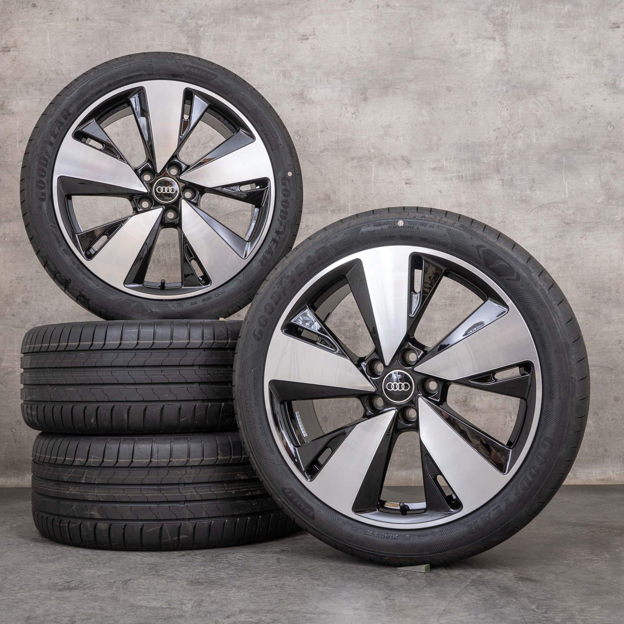 Original Audi A5 S5 Winterräder 19 Zoll B10 Felgen 8B3601025AR schwarz glanzgedreht