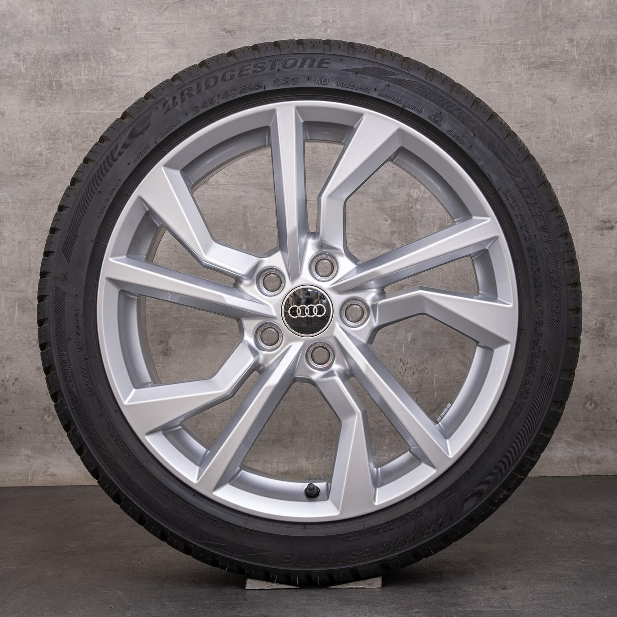 Oem Audi TT TTS pneus hiver 18 pouces 8S FV jantes 8S0601025AN argent