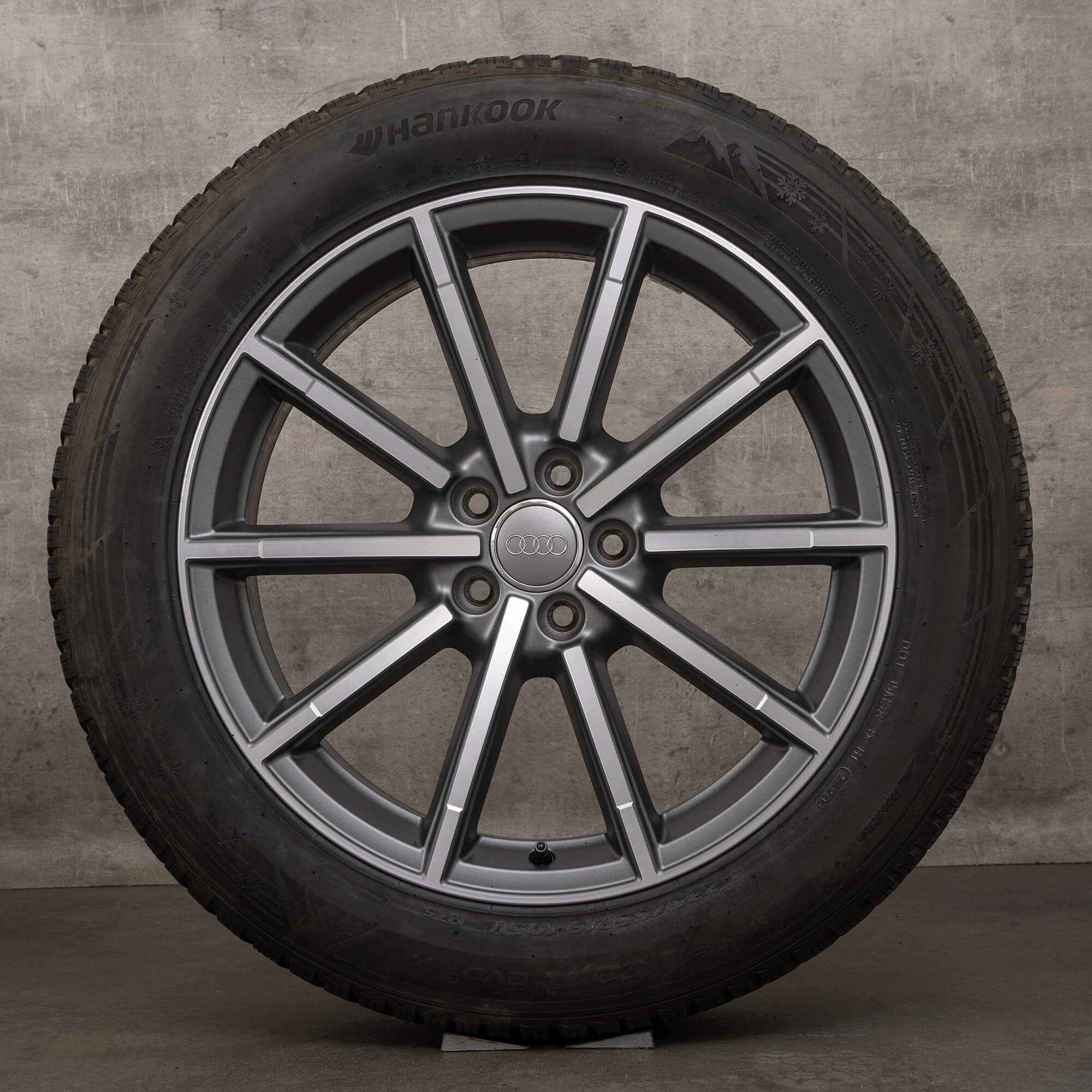 Original Audi Q5 SQ5 8R 19 inch rims winter tires 8R0601025CD