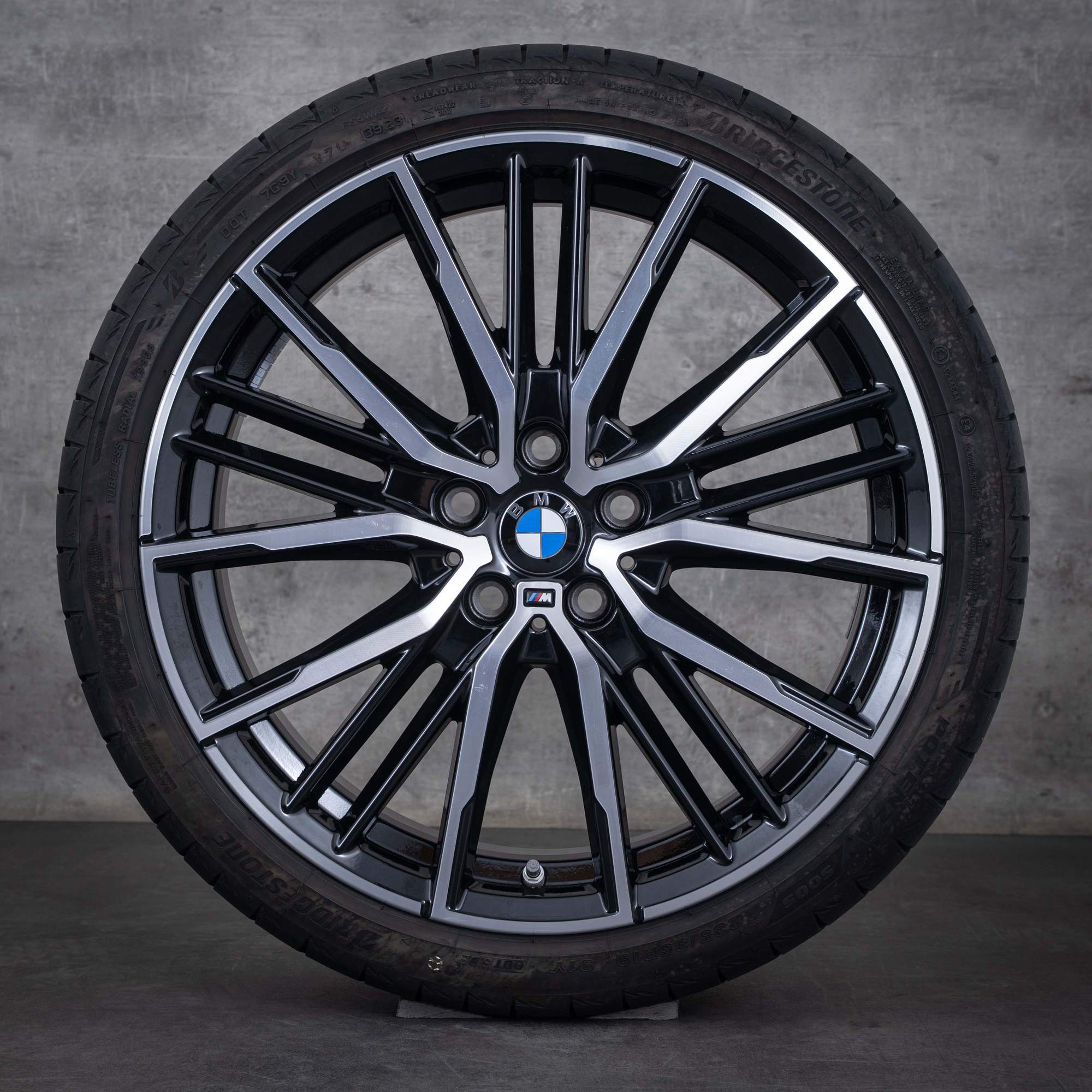 Oryginał BMW Seria 1 2 koła 19 cali F40 F44 Gran Coupe letnie stylizacja 552 M 8092356 czarny Polerowane