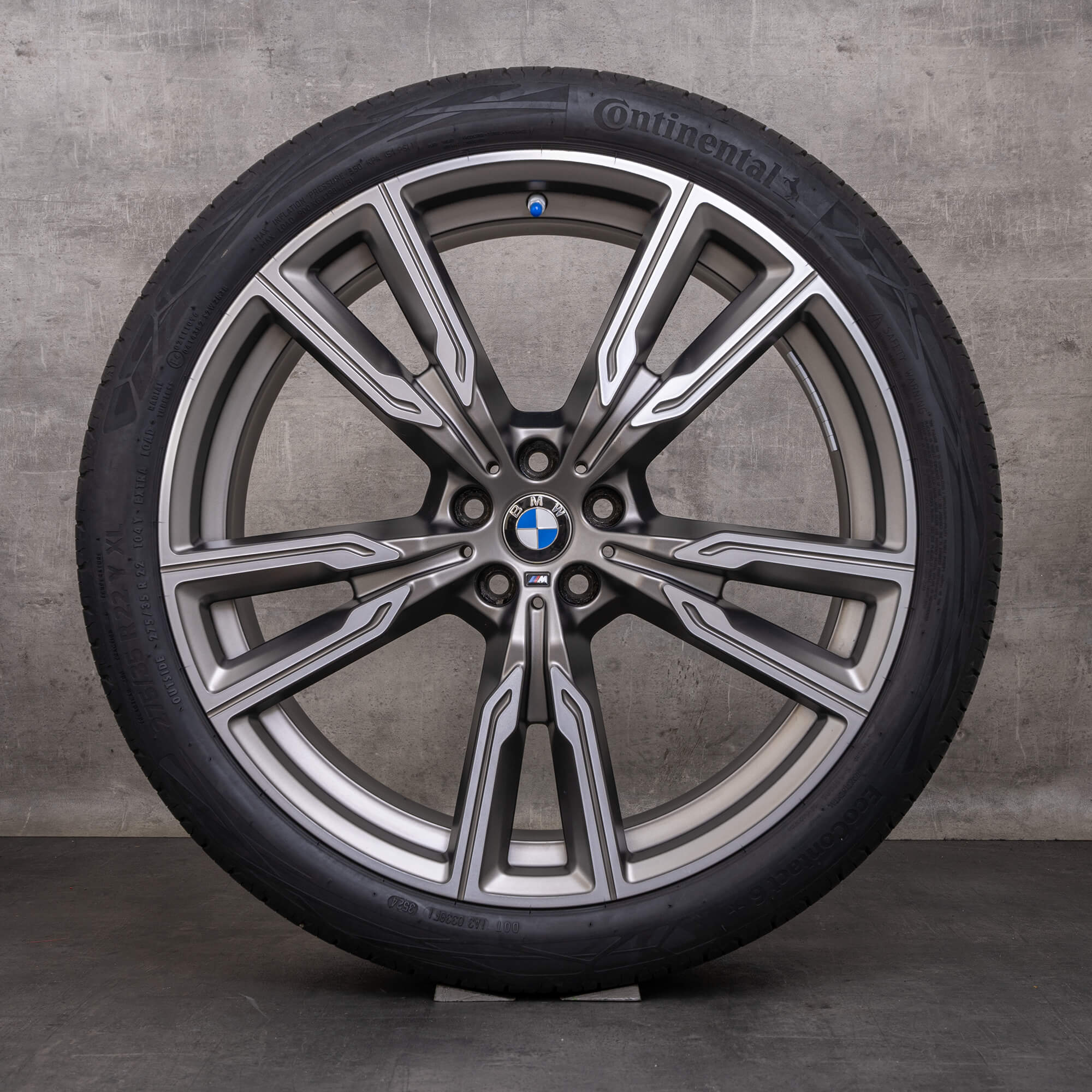 Original zimní pneu s disky BMW X5 X6 22 palcové ráfky na auto G05 G06 8072002 8072003 Styling 747 M ceriumgrey matný lesklý soustružený