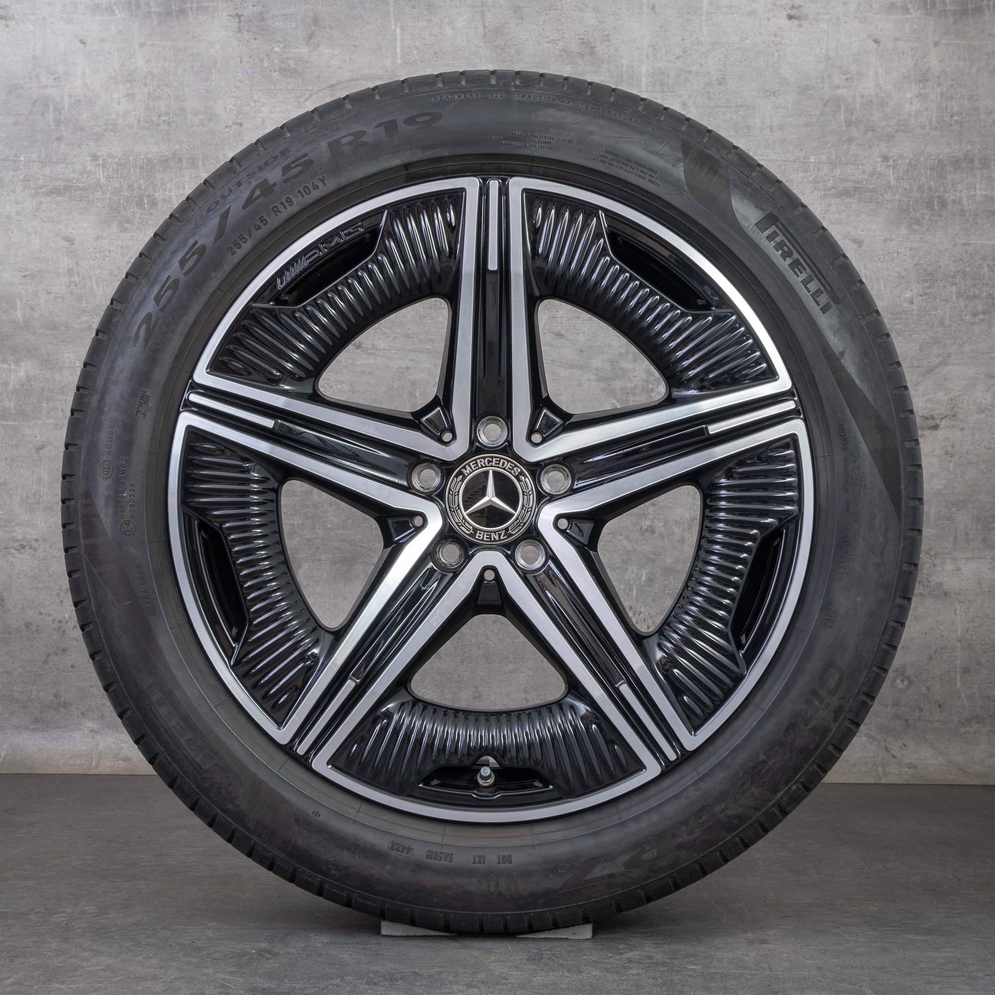 Oryginalne koła zimowe Mercedes-Benz EQE AMG 19 cali felgi V295 nr kat. A2954012200 czarne z efektem diamond cut
