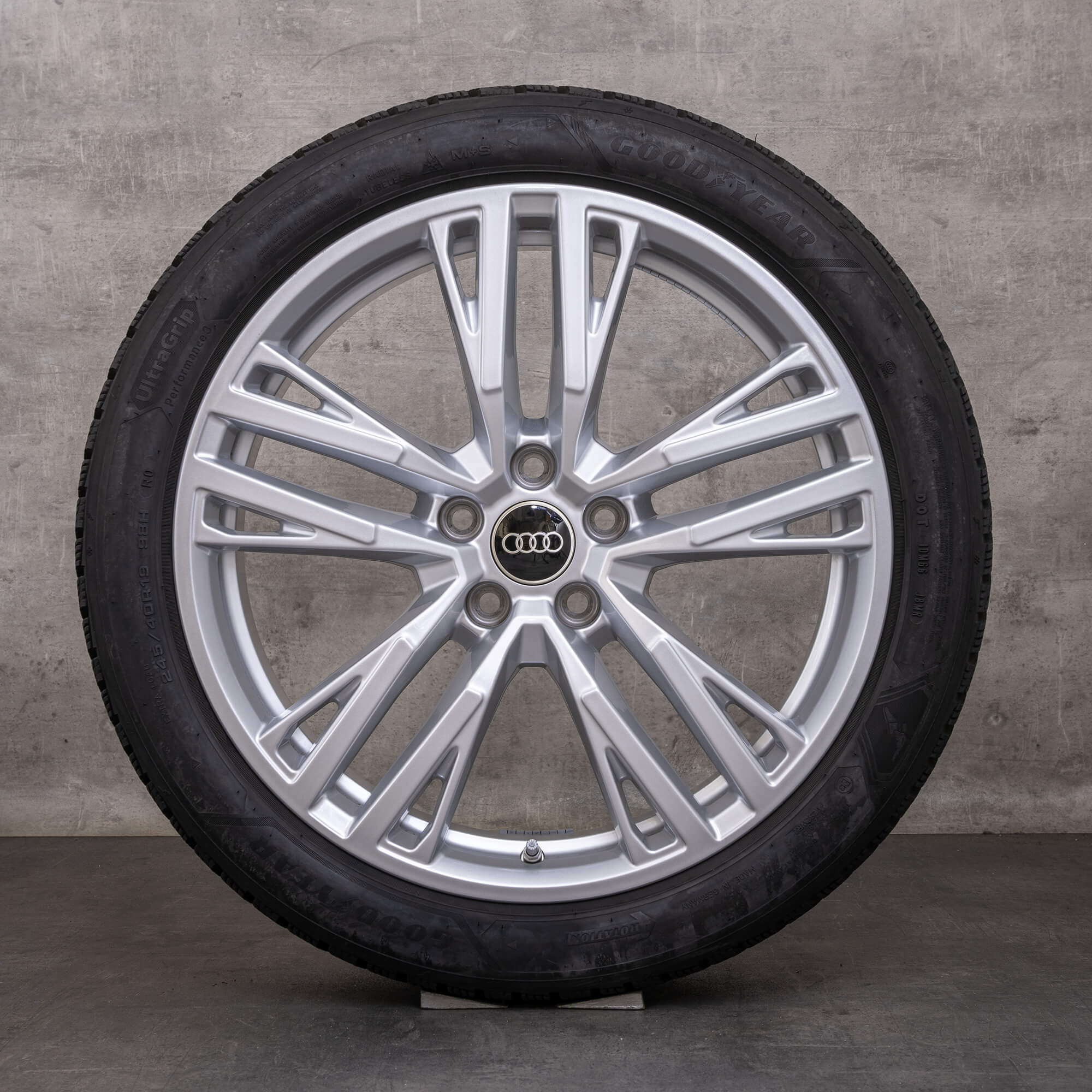 Original Audi A5 S5 Winterräder 19 Zoll B10 Felgen 8B3601025AS silber glanz