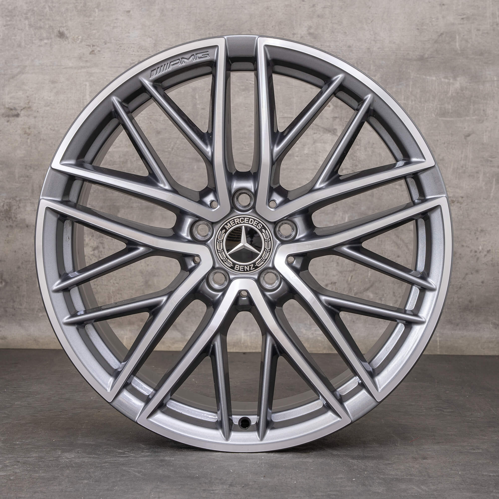 Oryginalne felgi Mercedes Benz Klasa C C43 AMG 19 cali W206 S206 A2064012300 A2064012400 szary himalaya polerowane