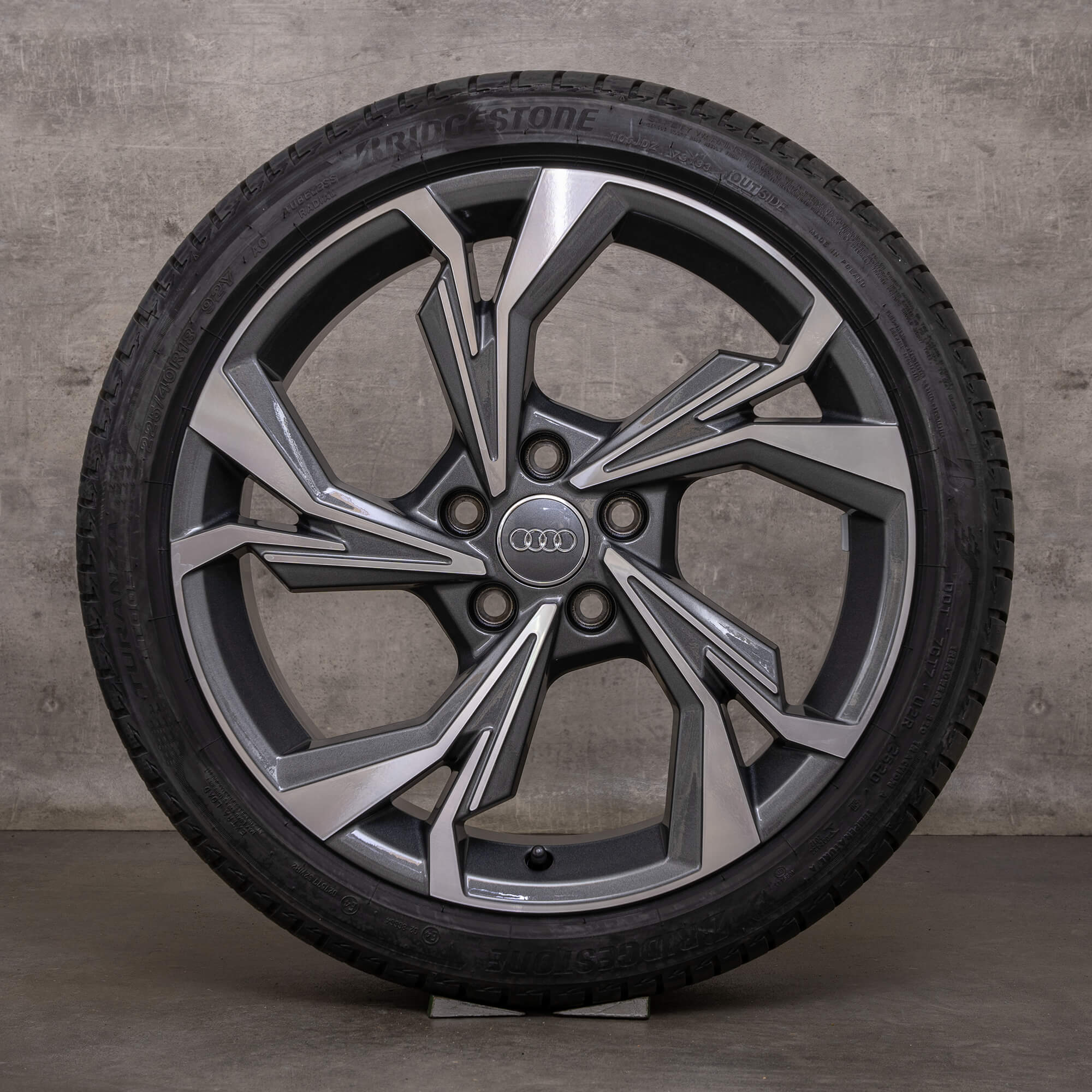 Genuine Audi A3 S3 cerchi 18 pollici 8Y ruote estive 8Y0601025H antracite lucido NUOVO