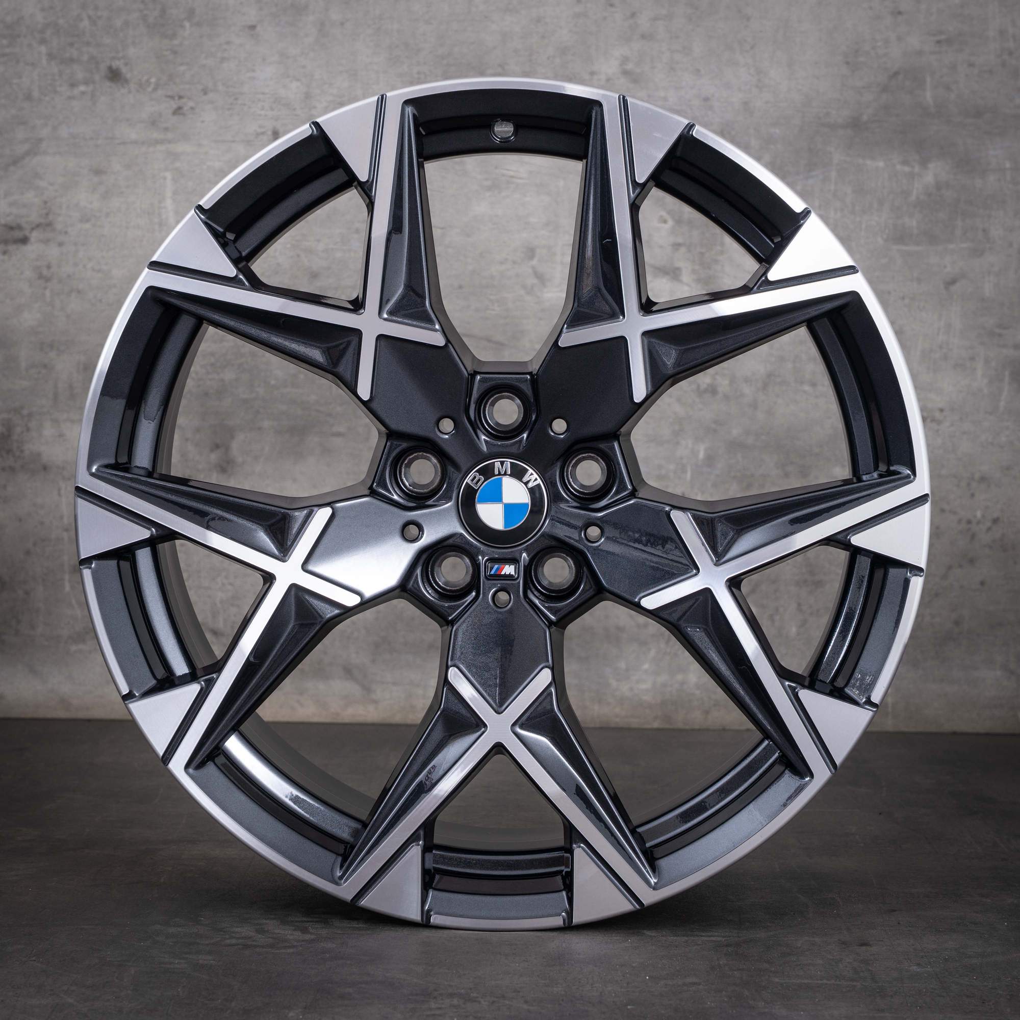 Oryginalne felgi BMW serii 7 i7 X3 19 cali G70 G45 Styling 1035 M 5A6F100 midnight grey Polerowane NOWE