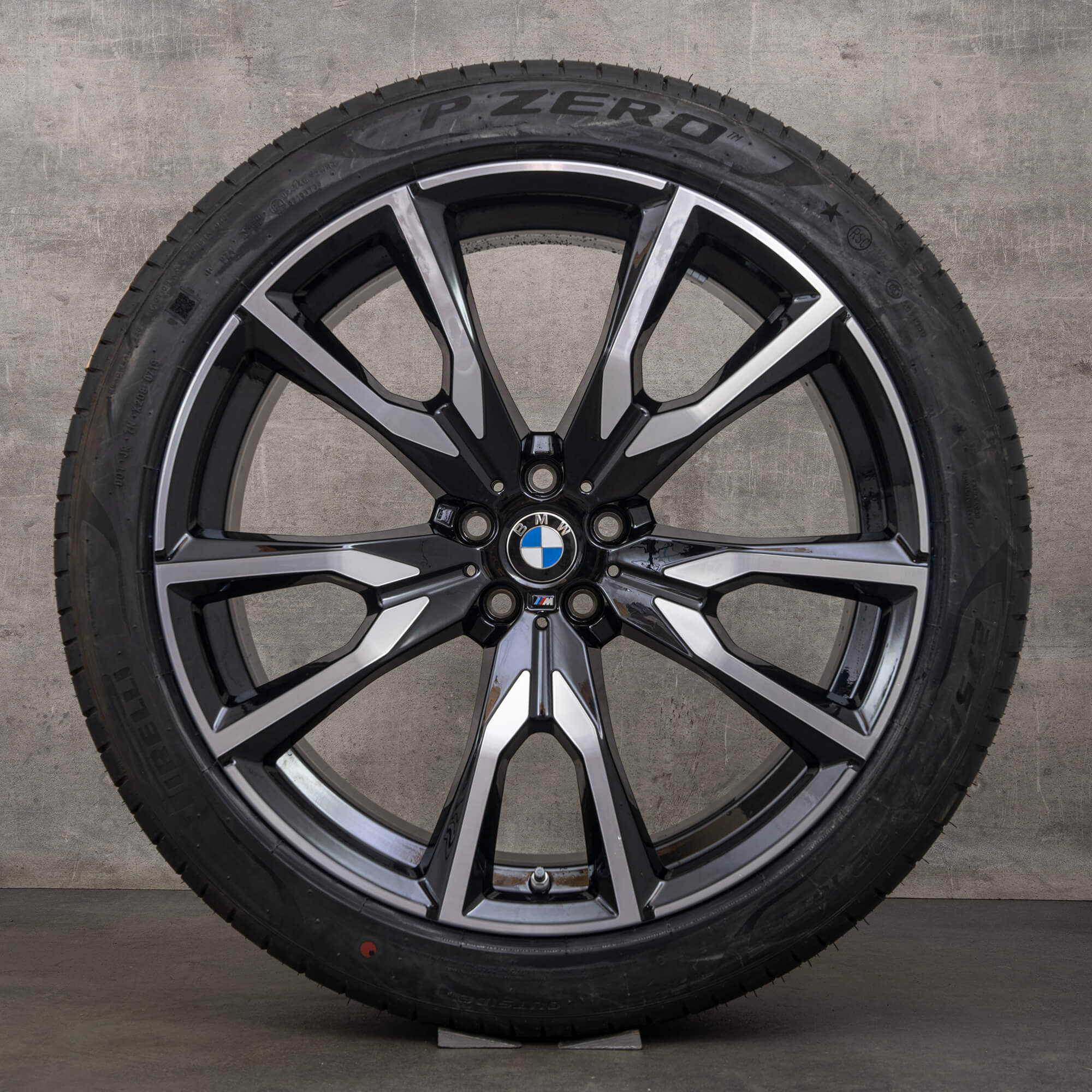 BMW X7 G07 summer wheels 22 inch rims tires 8074221 8090108 755 M