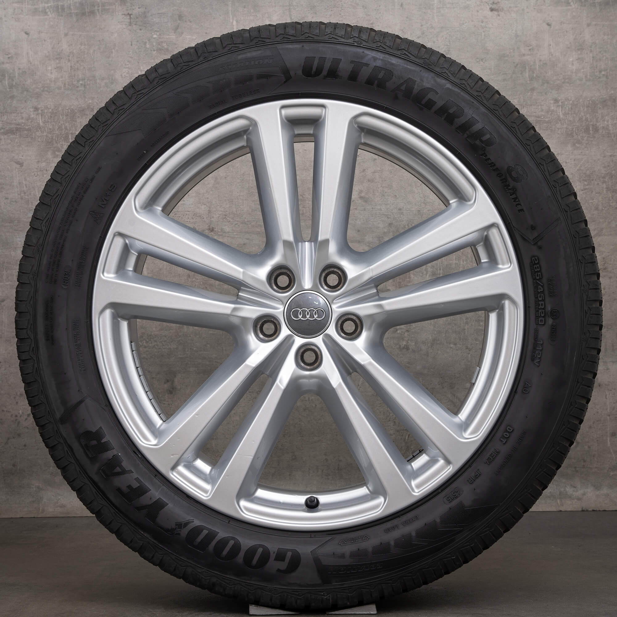 Audi Q7 SQ7 4M Winterräder 20 Zoll Felgen Winterreifen 4M0601025H silber
