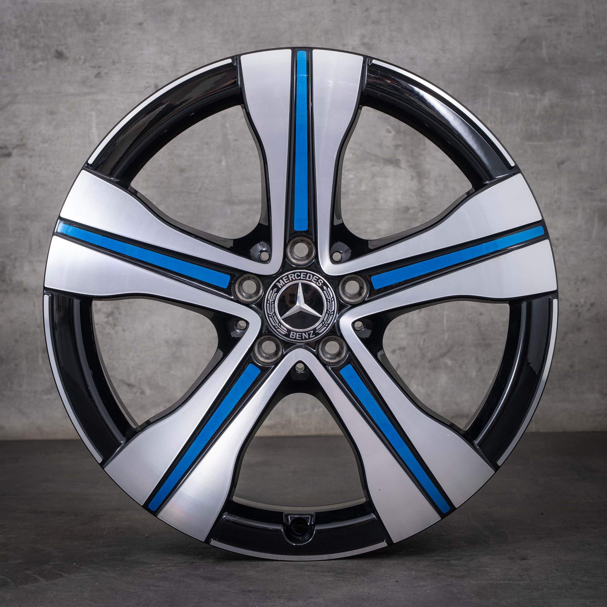 Originale Mercedes-Benz EQA EQB-felger 19 tommer H243 X243 A2434011500 svart blå frontpolert