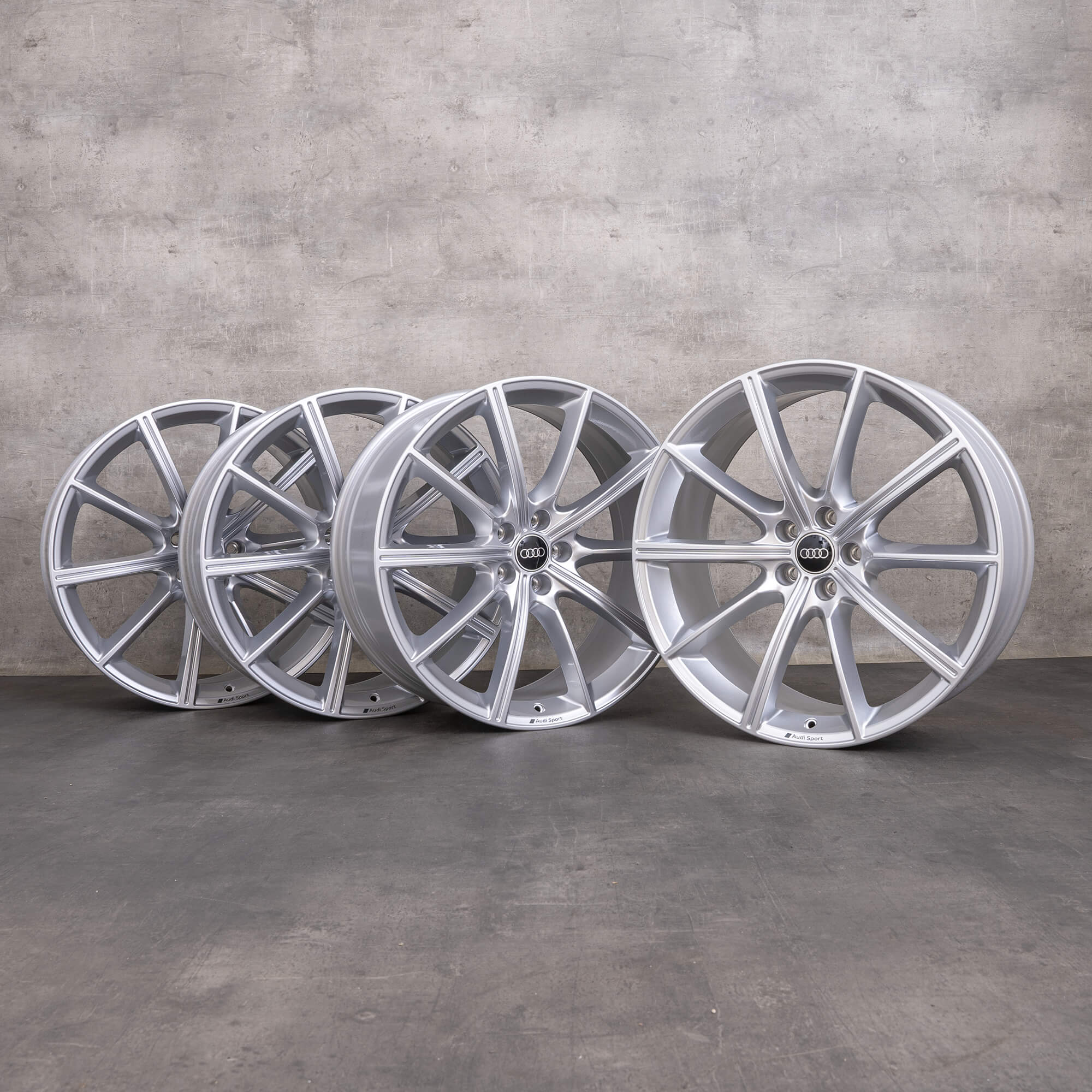 Originální disky Audi RS6 RS7 21 palců 4K C8 4K0601025AA stříbrné NOVÉ