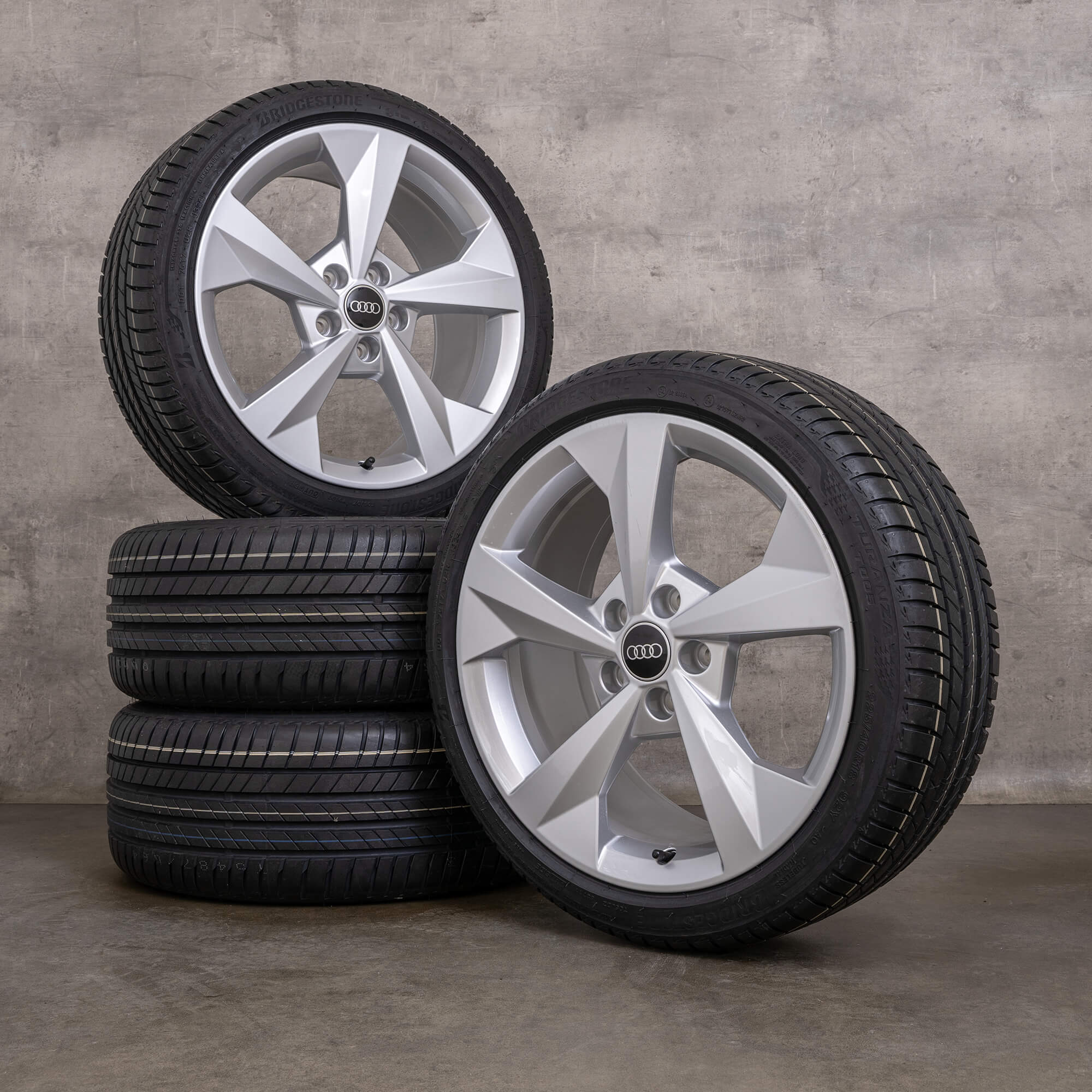 OEM Audi A3 S3 rims 18 inch 8Y summer wheels 8Y0601025CP silver NEW