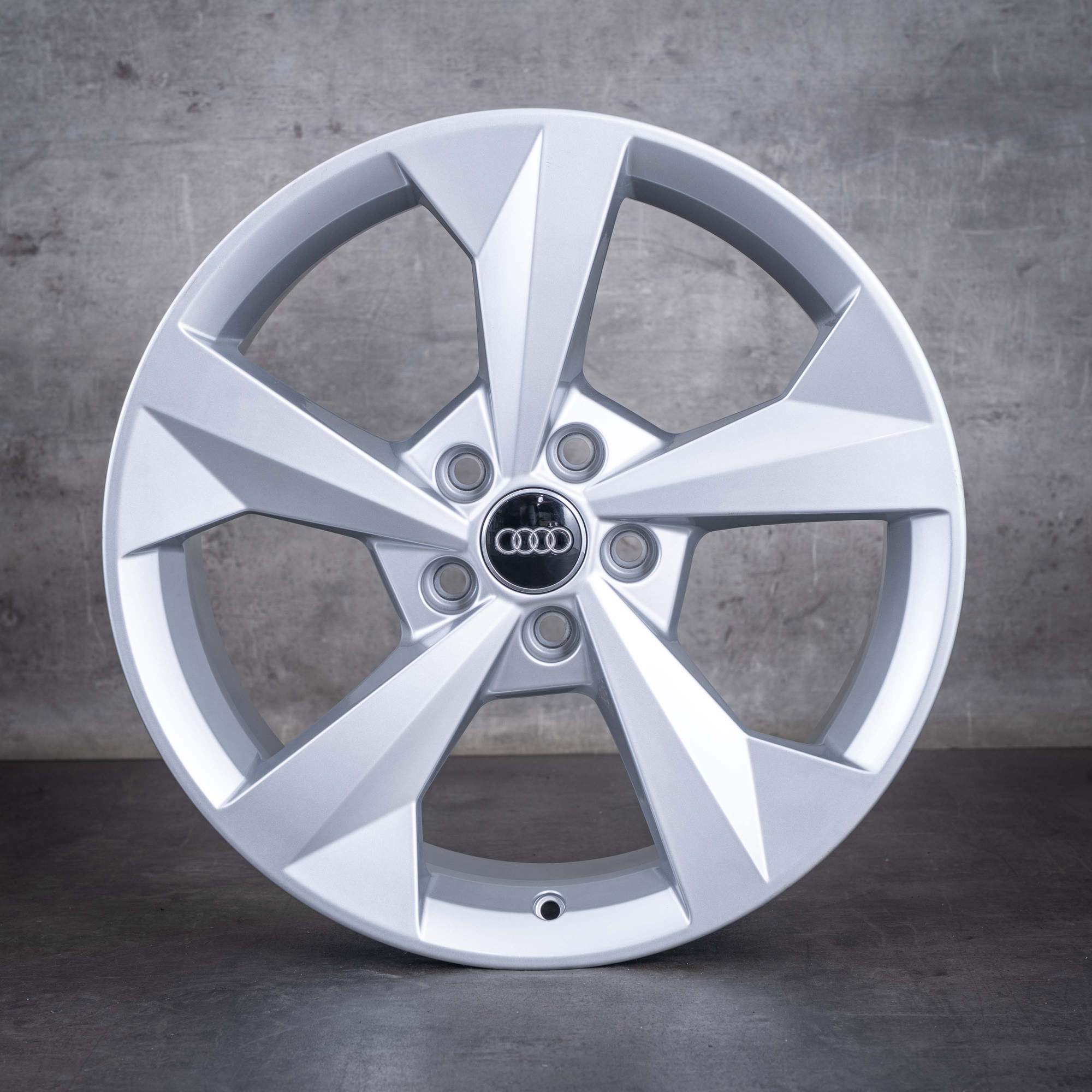 Original Audi A3 S3 Felgen 18 Zoll 8Y 8V 8Y0601025CP silber glanz