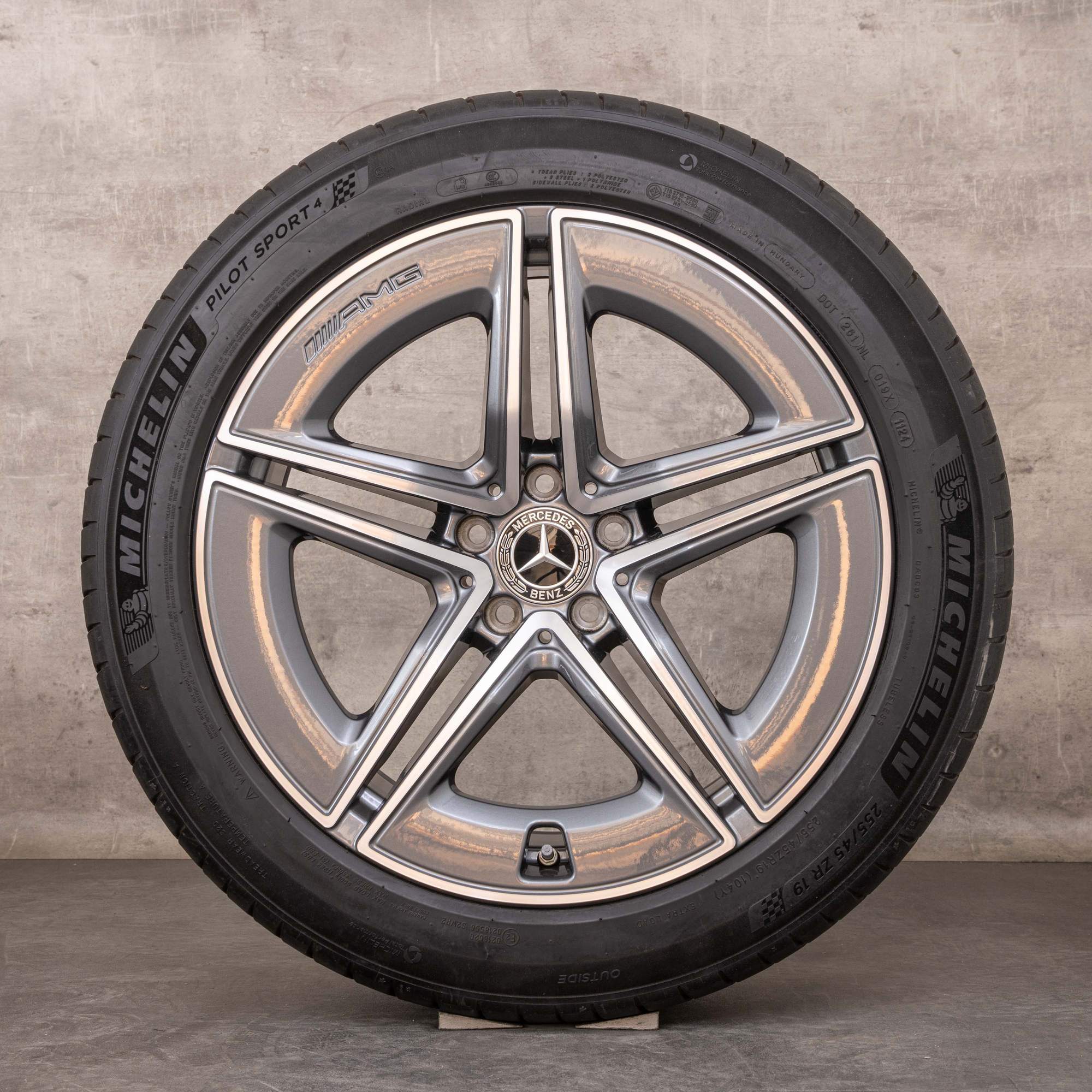 Oryginał Mercedes Benz Klasa E E53 hybrid AMG koła zimowe 19 cali 214 felgi A2144010900 A2144011000 himalaya szary Polerowane