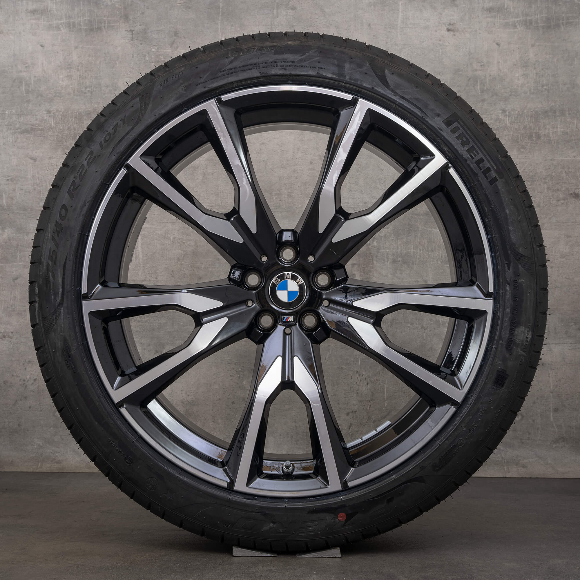BMW X7 G07 summer wheels 22 inch rims tires 8074221 8090108 755 M