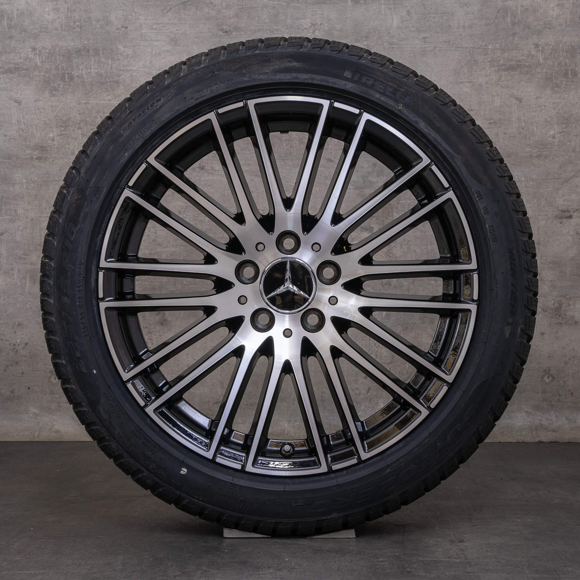 Alkuperäiset Mercedes Benz C-sarjan talvirenkaat 18 tuuman W206 S206 vanteet DOT23 A2064014900 musta kiillotettu