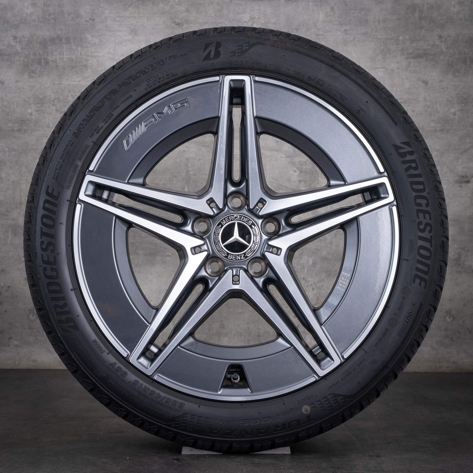 Original Mercedes-Benz C-Klass AMG-fälgar 18 tum W206 S206 sommarhjul A2064011700 A2064011800 himalaya grey frontpolerade