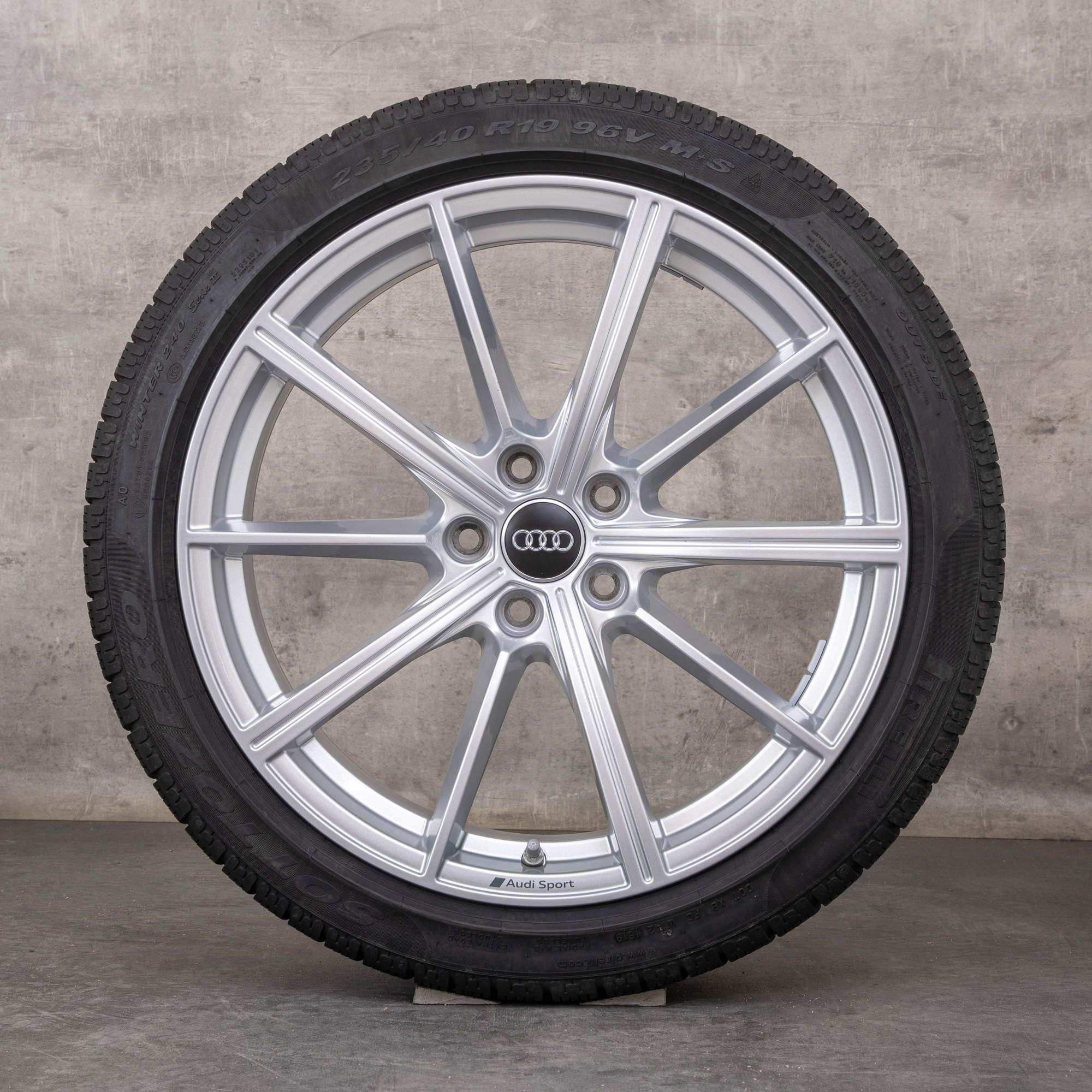 Original Audi RS4 RS5 vinterhjul 19 tum B9 8W fälgar 8W0601025CP stjärndesign silver