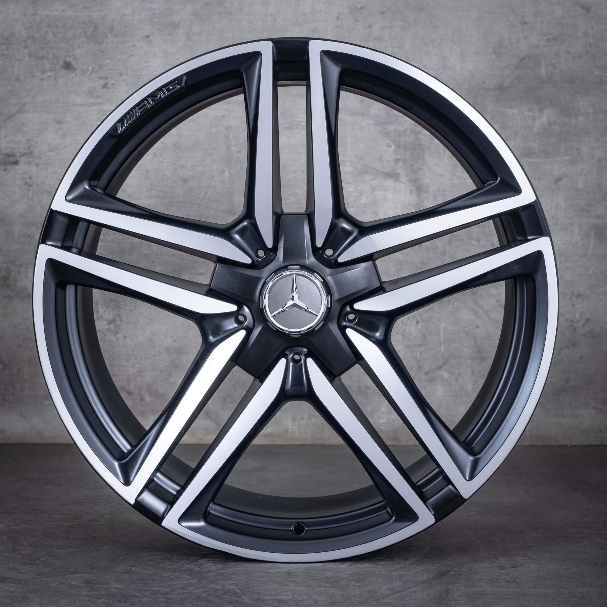 Originale Mercedes Benz E-Klasse E63 & S AMG fælge 20 tommer W213 S213 sommerdæk A2134012800 A2134012900 sort mat højglans finish