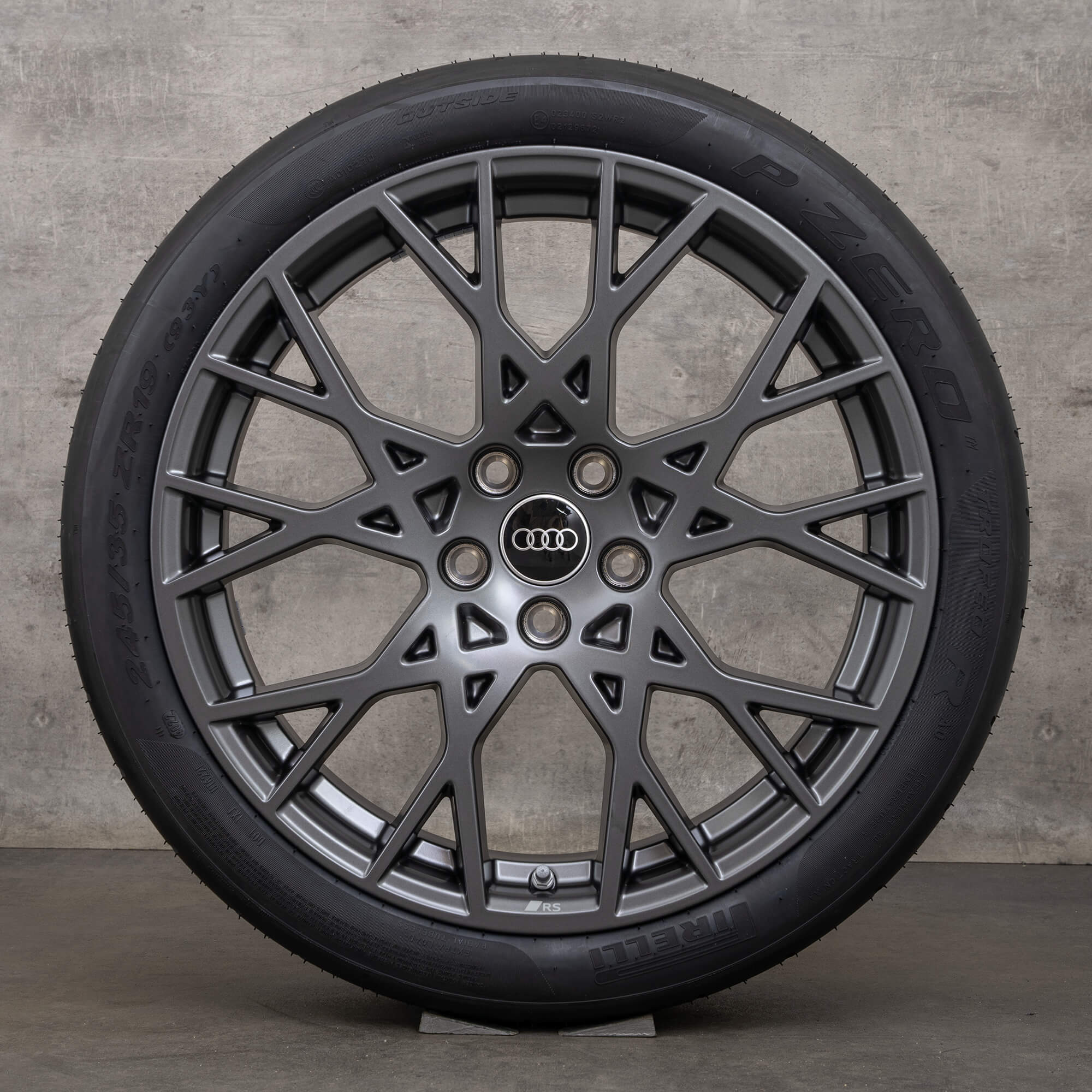 Audi RS3 8Y ruote estive cerchi da 19 pollici pneumatici estivi 8Y0601025CK