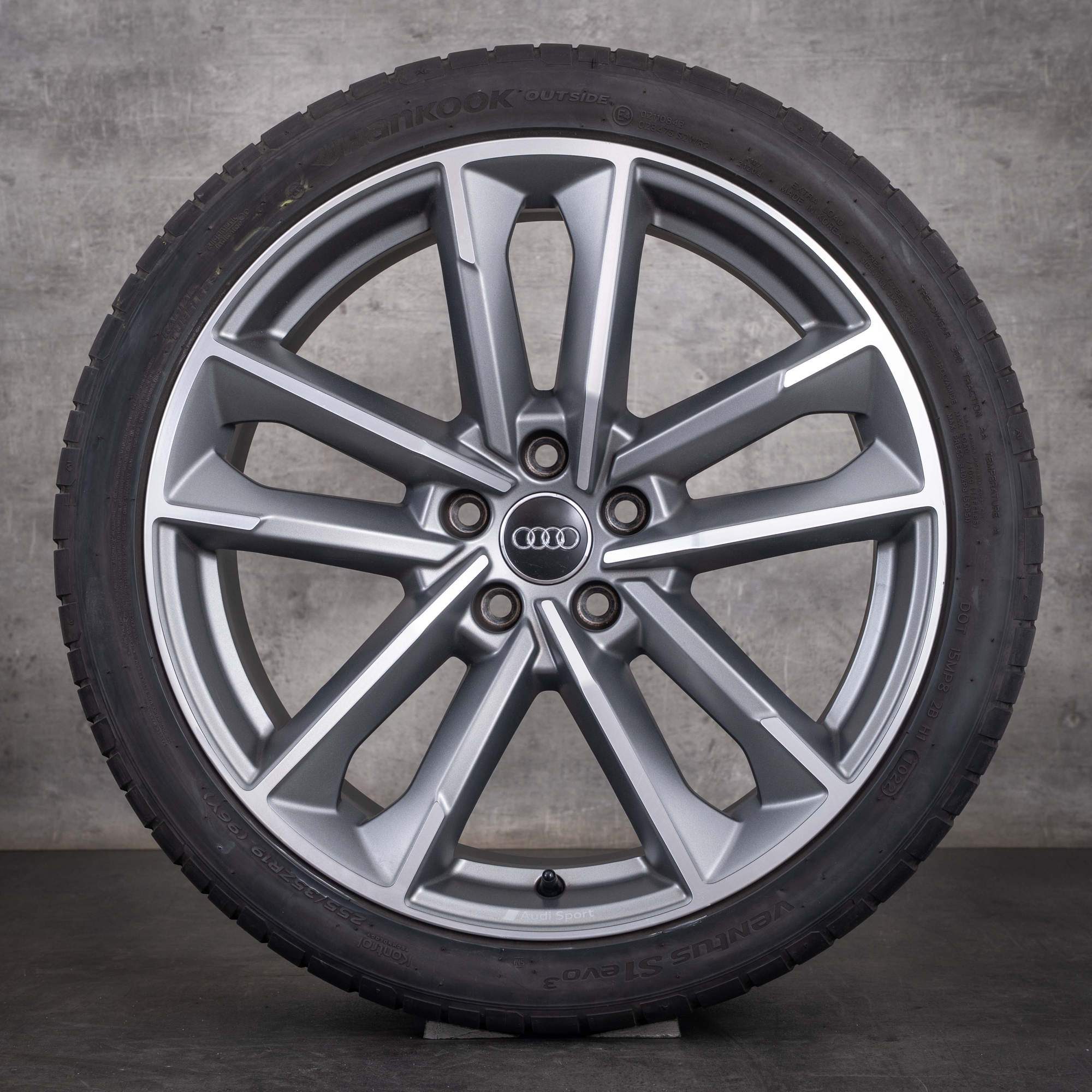 Original Audi A5 S5 Felgen 19 Zoll 8W B9 F5 Sommerräder 8W0601025DC titan matt front glanzgedreht - Rad 1 von 4