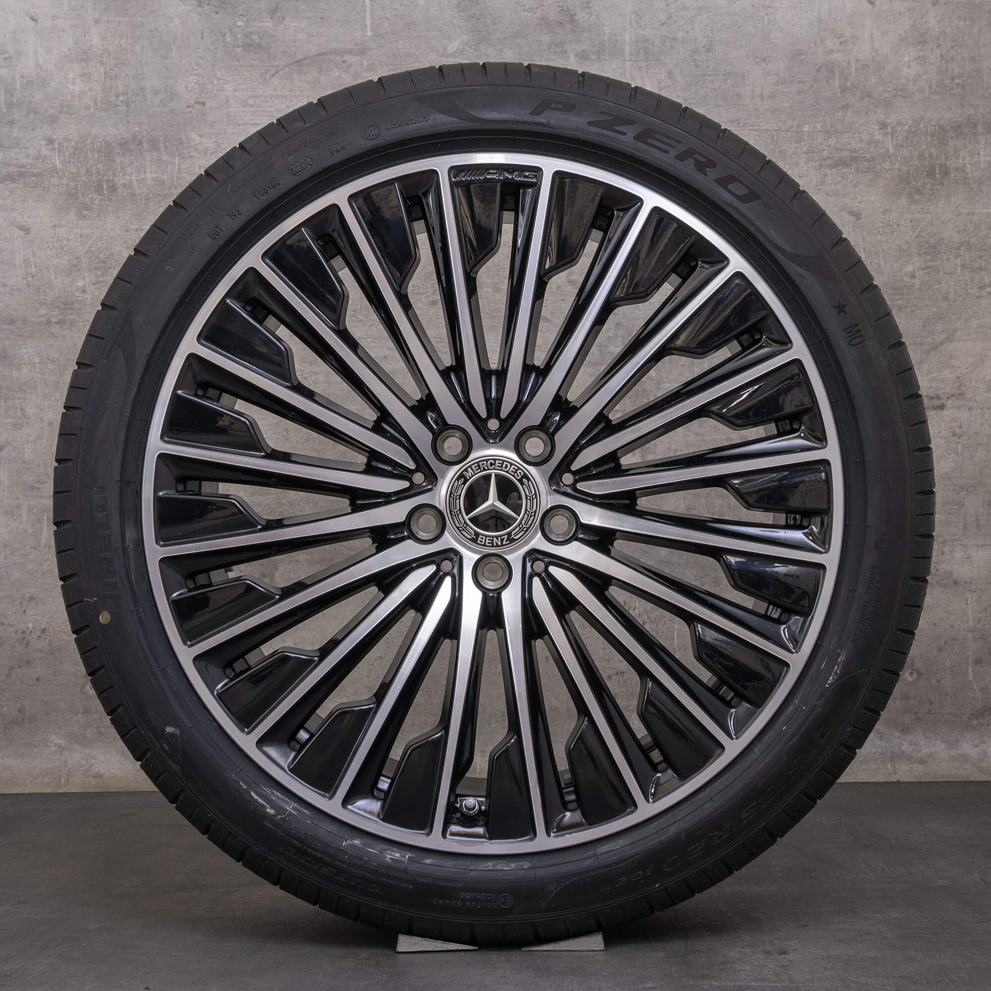 Alkuperäiset Mercedes-Benz E-sarjan AMG-vanteet 20 tuumaa W214 S214 kesärenkaat A2144010500 A2144010600 diamond cut musta UUDET