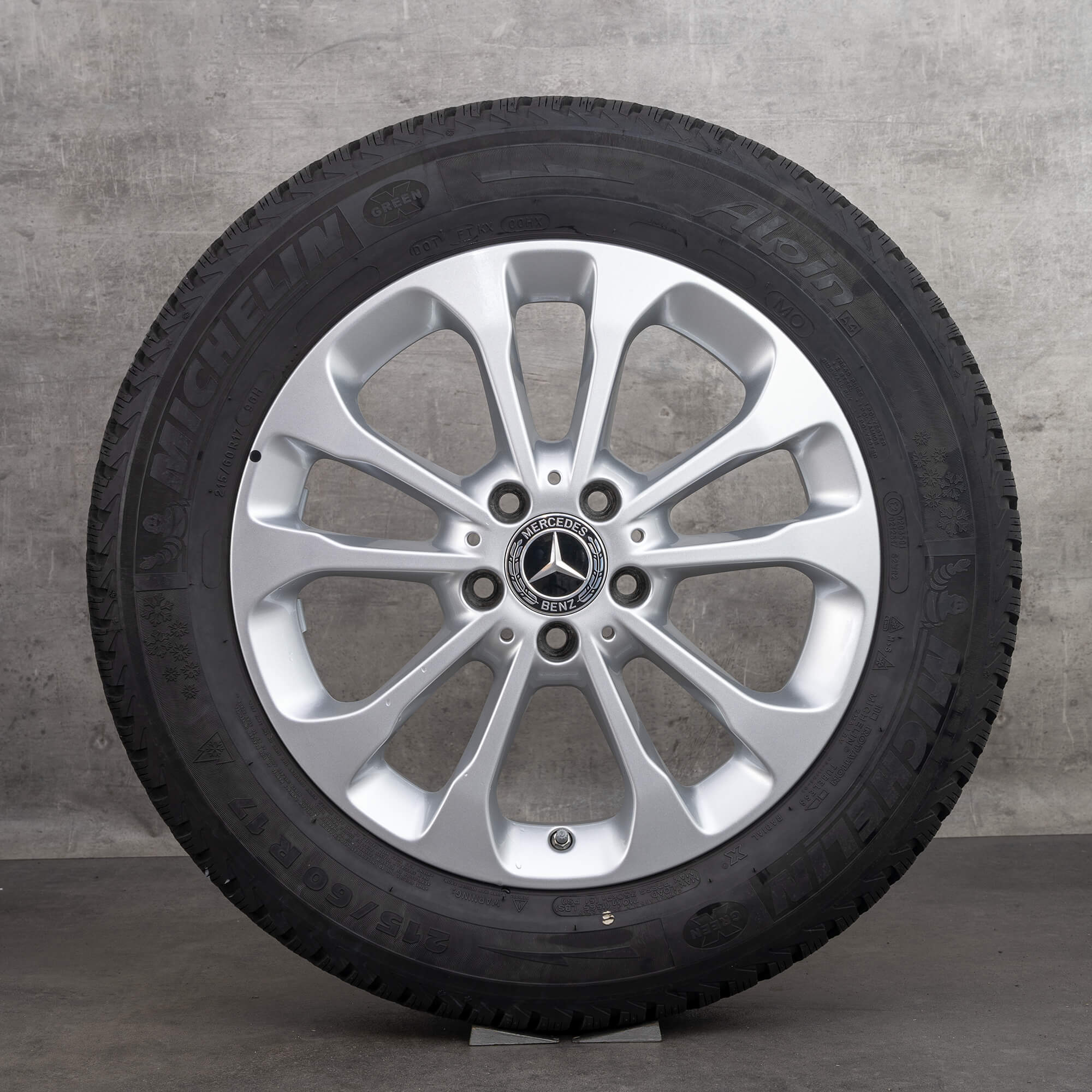 Mercedes Benz 17 Zoll Felgen GLA X156 Winterreifen Winterräder A1564011700 
