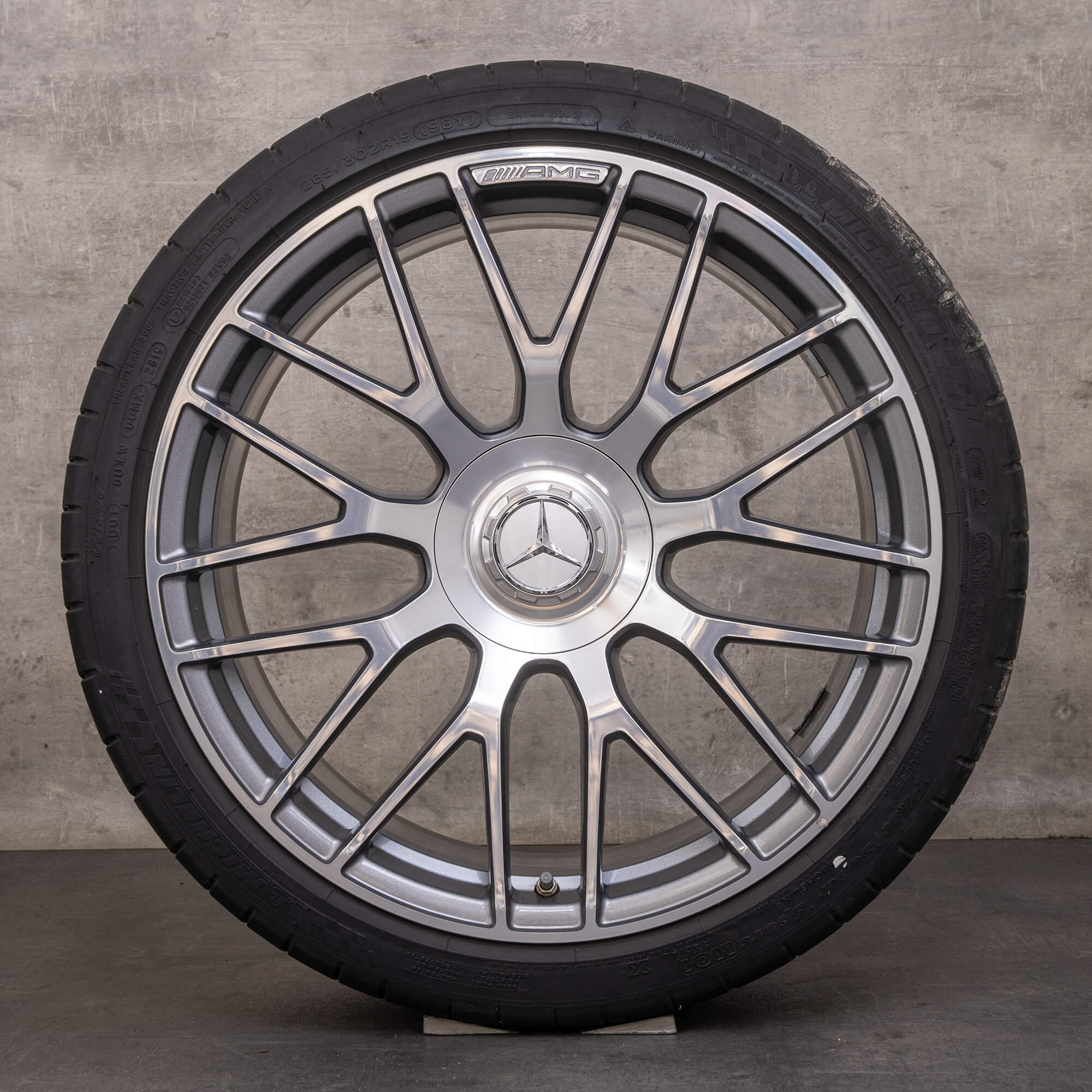 Oryginał Mercedes Benz Klasa C63 i S AMG felgi 19 cali C205 A205 koła letnie A2054015900 A2054016000 himalaya szary połysk polerowane