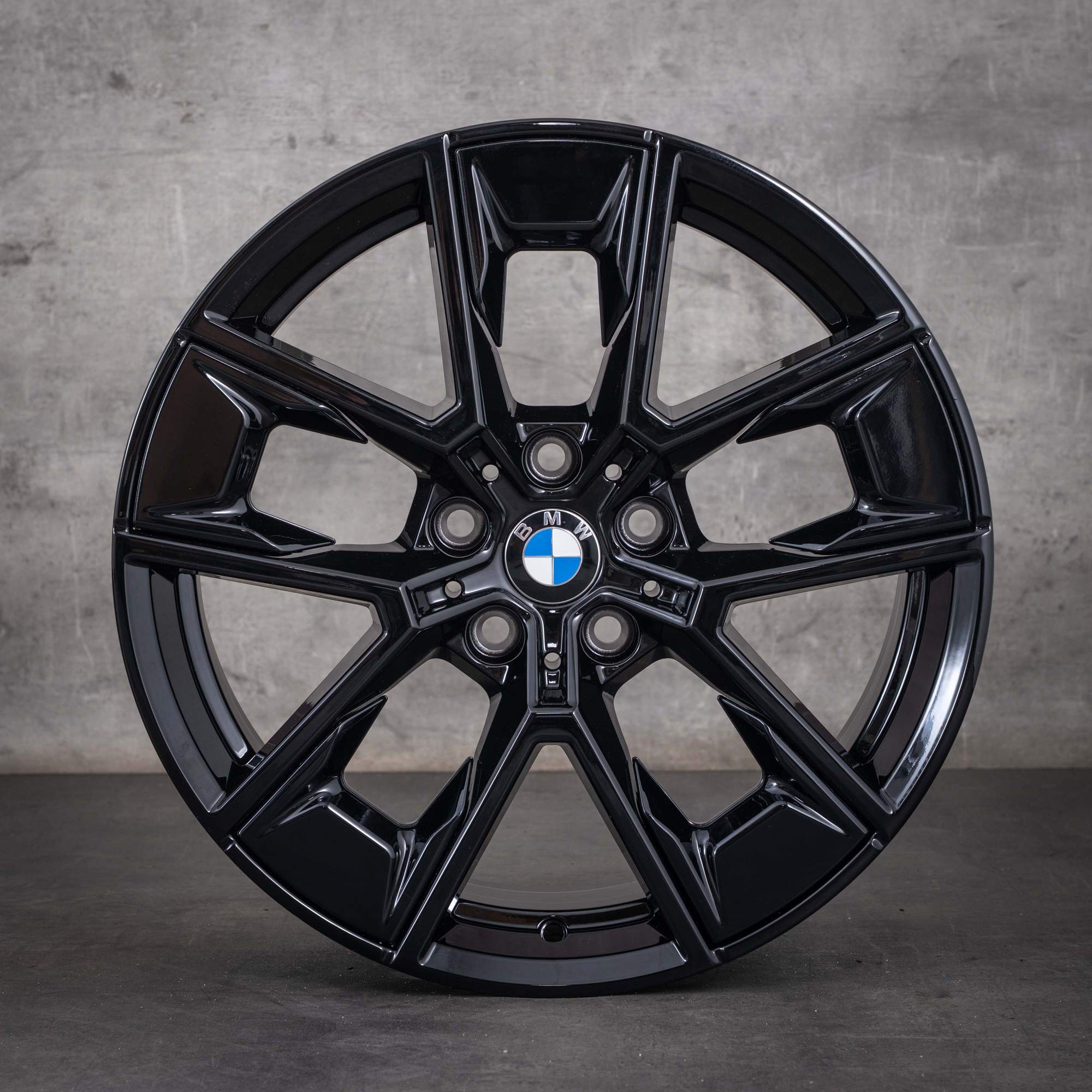 Originální disky BMW řady 4 i4 18 palců G26 Gran Coupe Styling 858 M 8747286 lesklá černá