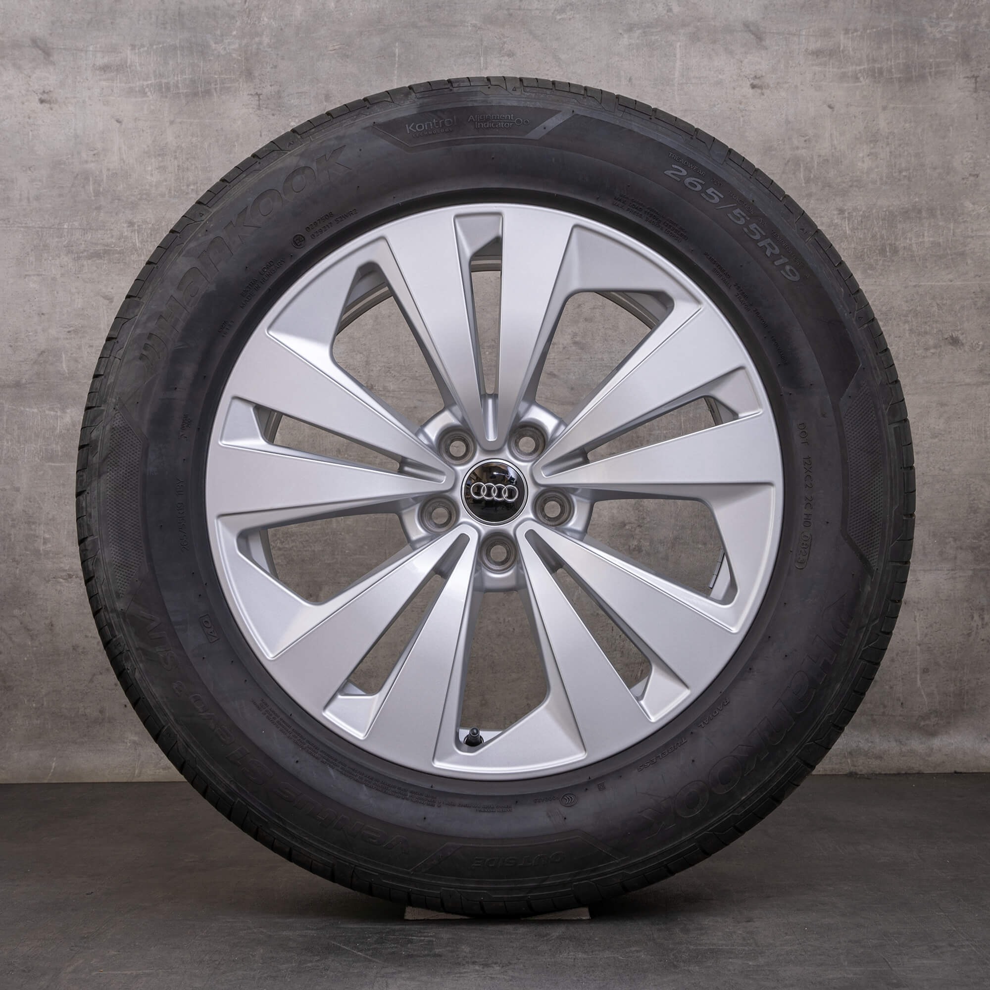 OEM Audi Q8 SQ8 19inch 4M8 rims 4M8601025 Glossy Silver