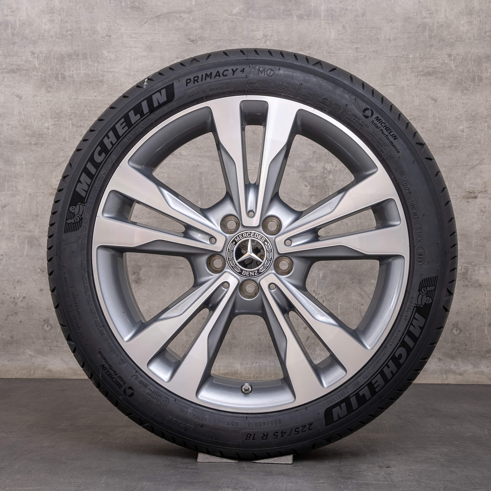 Originale Mercedes Benz C-Klasse hjul 18 tommer W205 S205 C205 A205 Sommerrder A2054012802 himalaya grey glossy turned