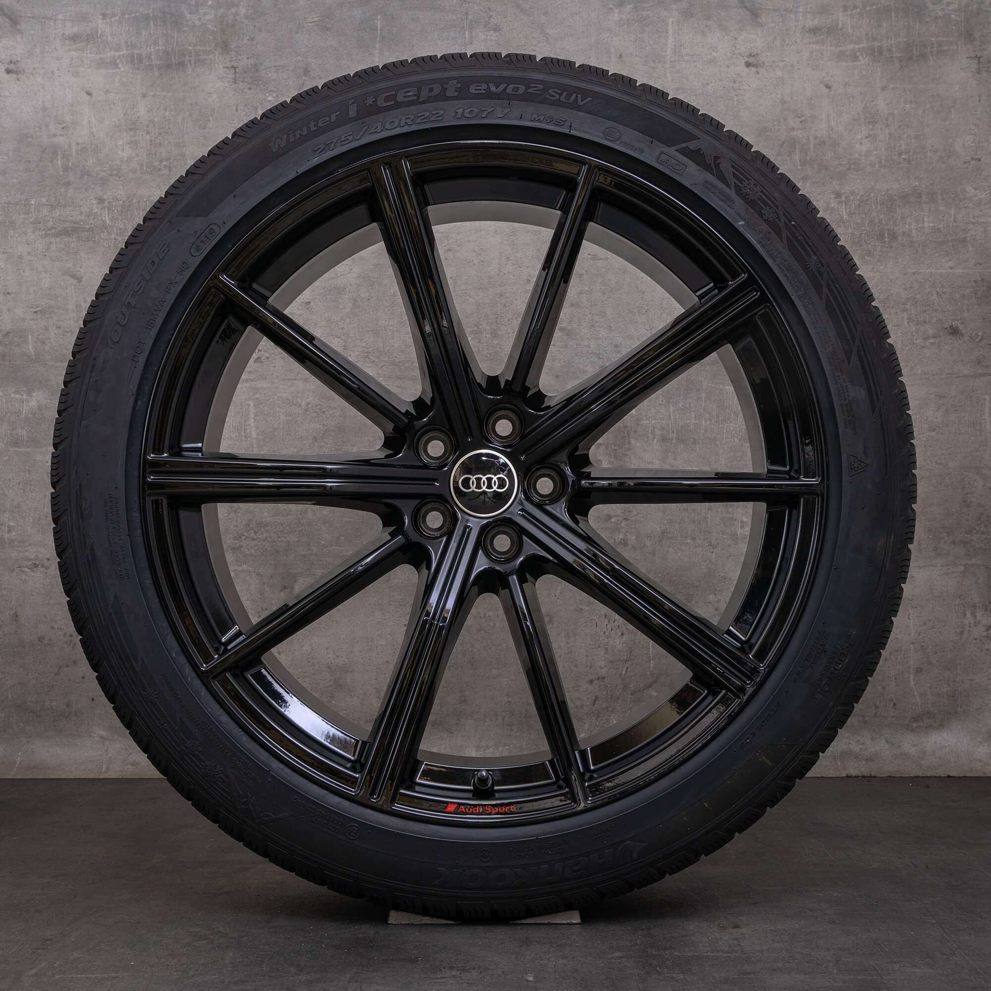 Oryginalne koła zimowe do Audi RSQ8 22 cale felgi 4M8 RS 4M8601025AM czarne z połyskiem