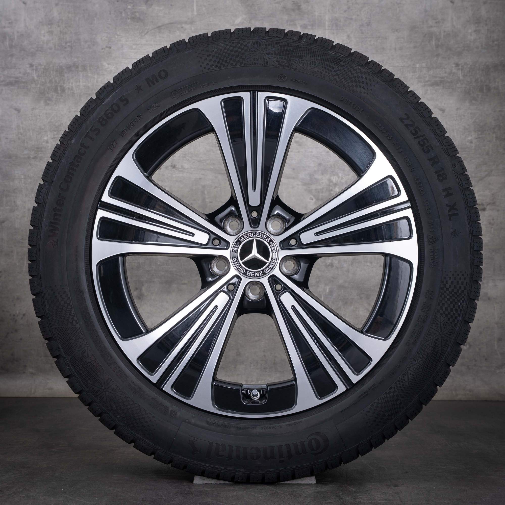 Alkuperäiset Mercedes-Benz E-sarjan talvirenkaat 18 tuumaa W214 S214 vanteet A2144012200 musta kiillotettu