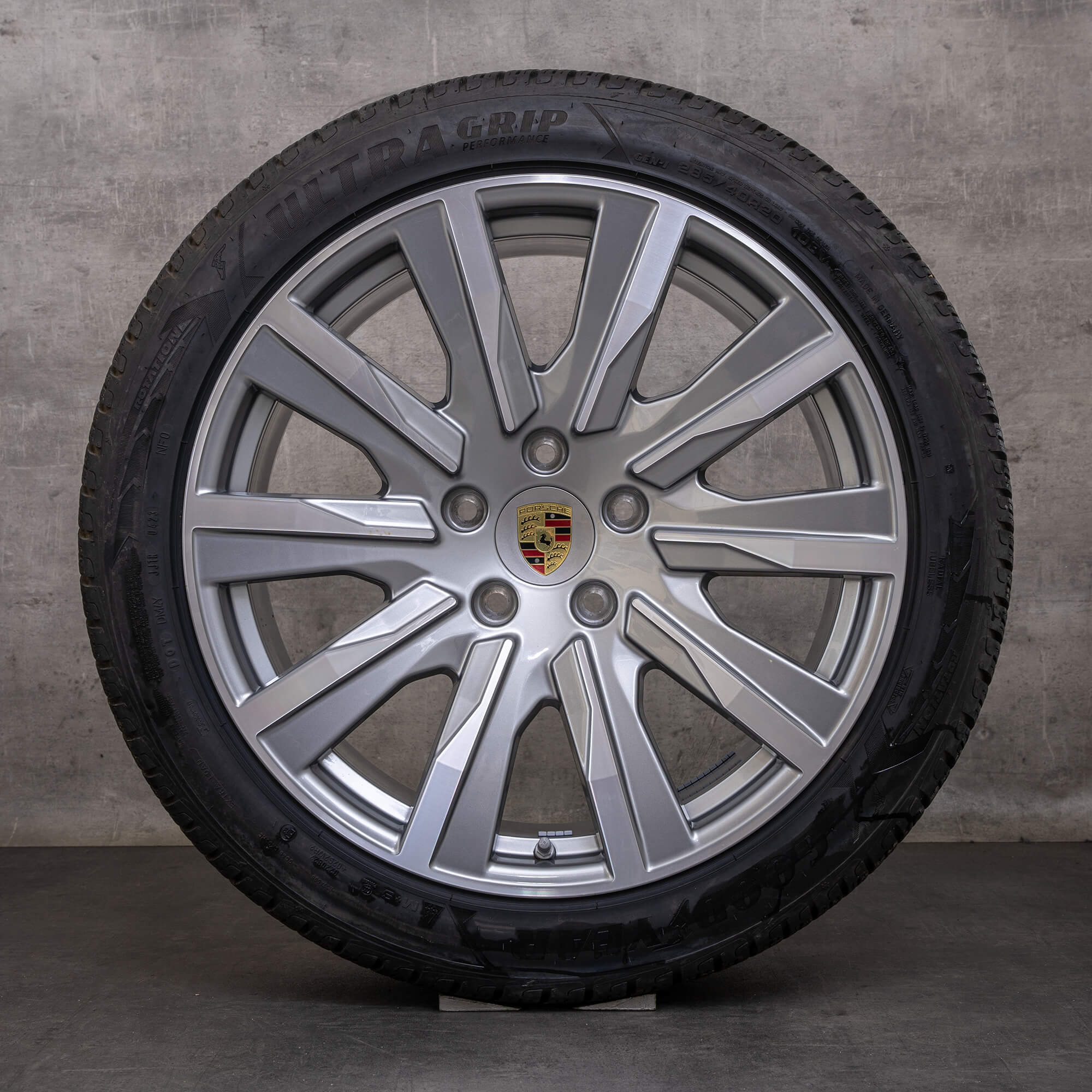 Alkuperäiset Porsche Taycan talvirenkaat 20 tuuman 9J1 II vanteet 9J1601025L 9J1601025M kiillotettu platinahopea